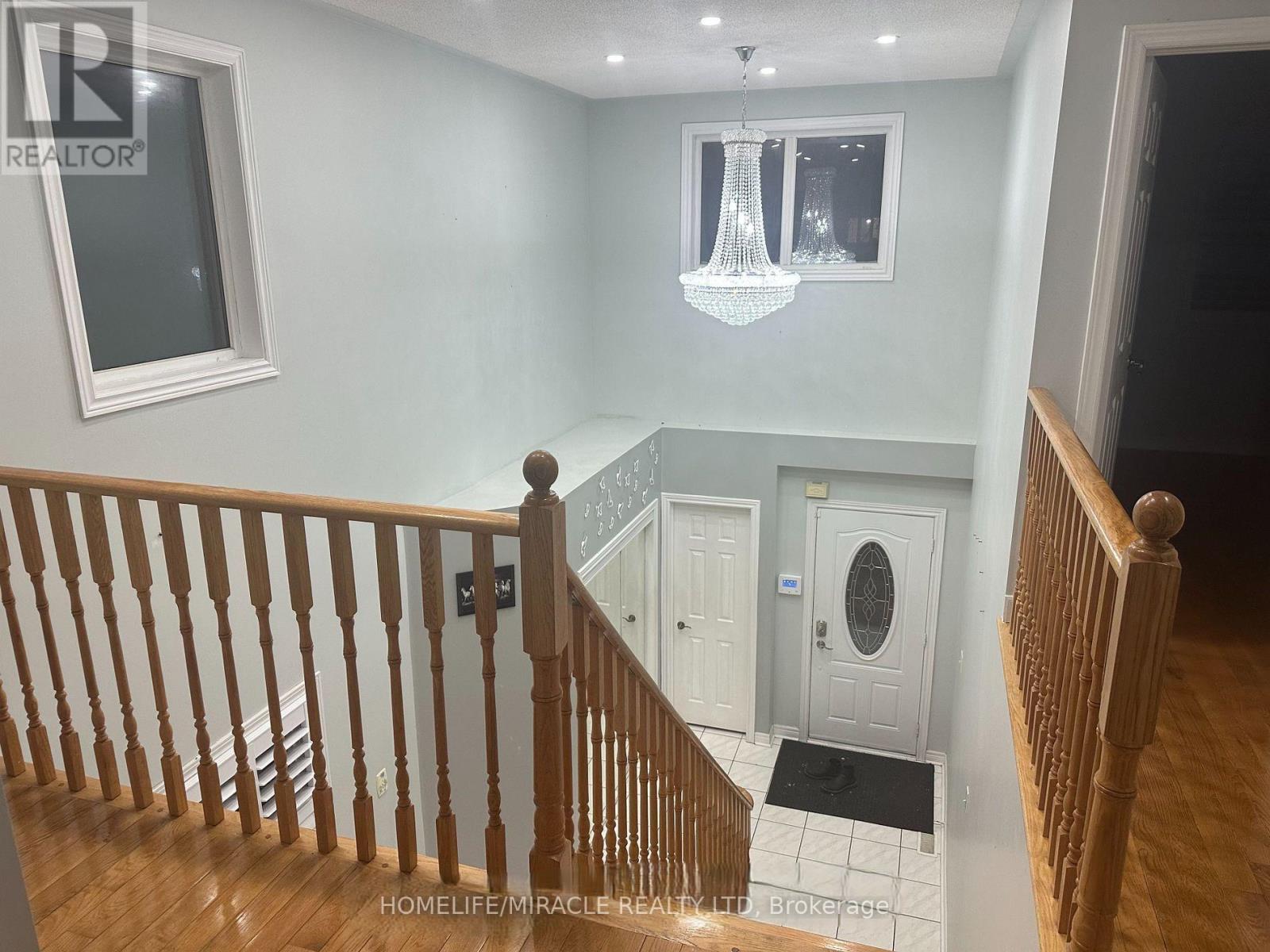 10 Pertosa Drive, Brampton, Ontario  L6X 4V7 - Photo 3 - W12670250