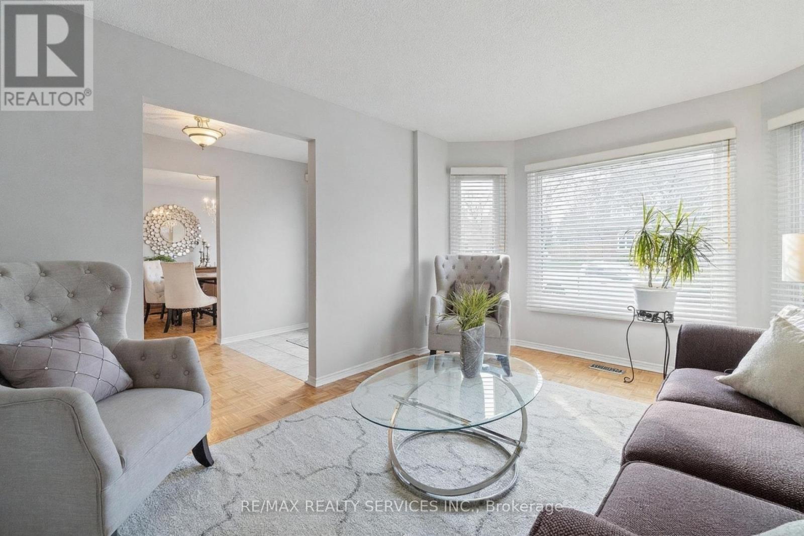 1 Brookbank Court, Brampton, Ontario  L6Z 3G2 - Photo 5 - W12670270