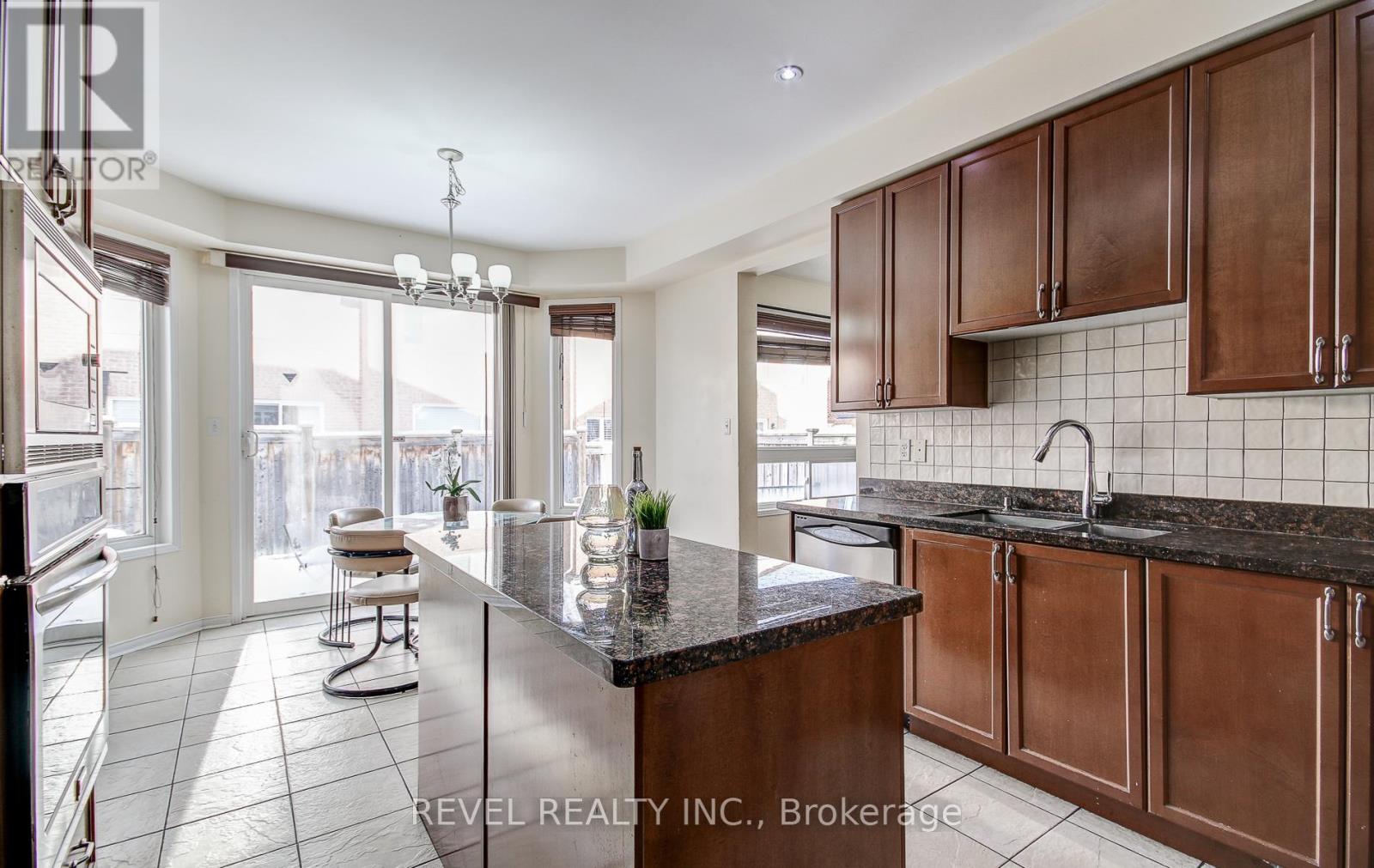 5 Treegrove Crescent, Brampton, Ontario  L7A 3X8 - Photo 16 - W12670282