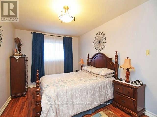 Main - 1602 Coram Crescent, Mississauga, Ontario  L4X 1K9 - Photo 10 - W12670290