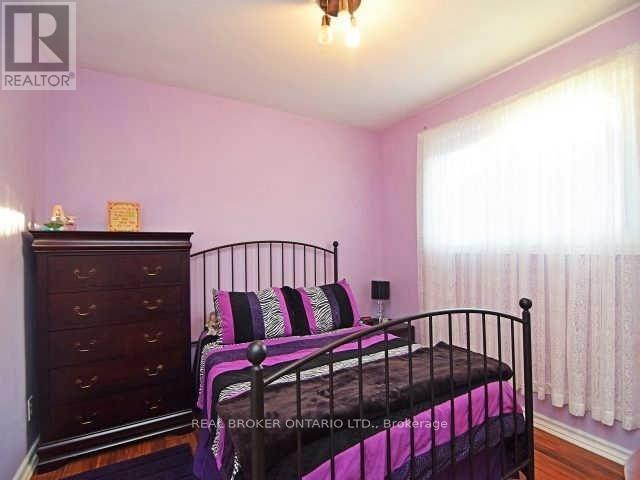 Main - 1602 Coram Crescent, Mississauga, Ontario  L4X 1K9 - Photo 11 - W12670290