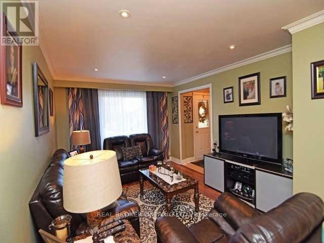 Main - 1602 Coram Crescent, Mississauga, Ontario  L4X 1K9 - Photo 7 - W12670290