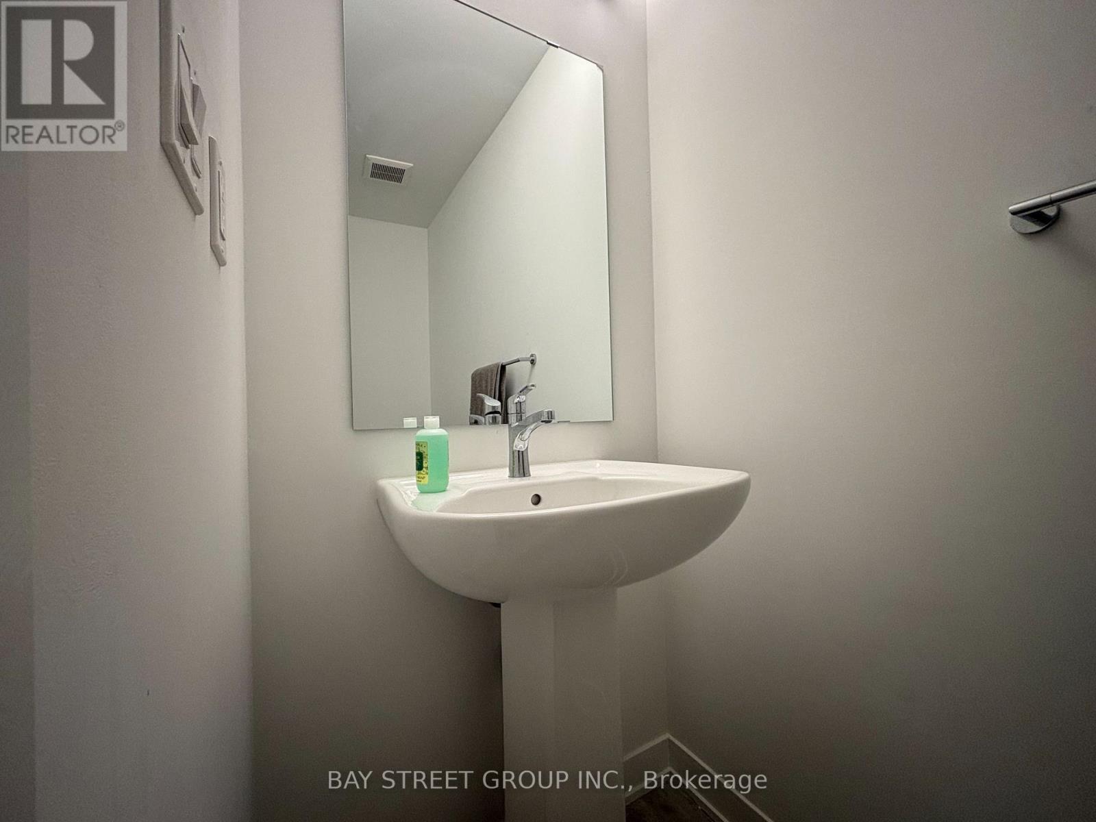 12 - 4017 Hickory Drive, Mississauga, Ontario  L4W 0G6 - Photo 11 - W12670292