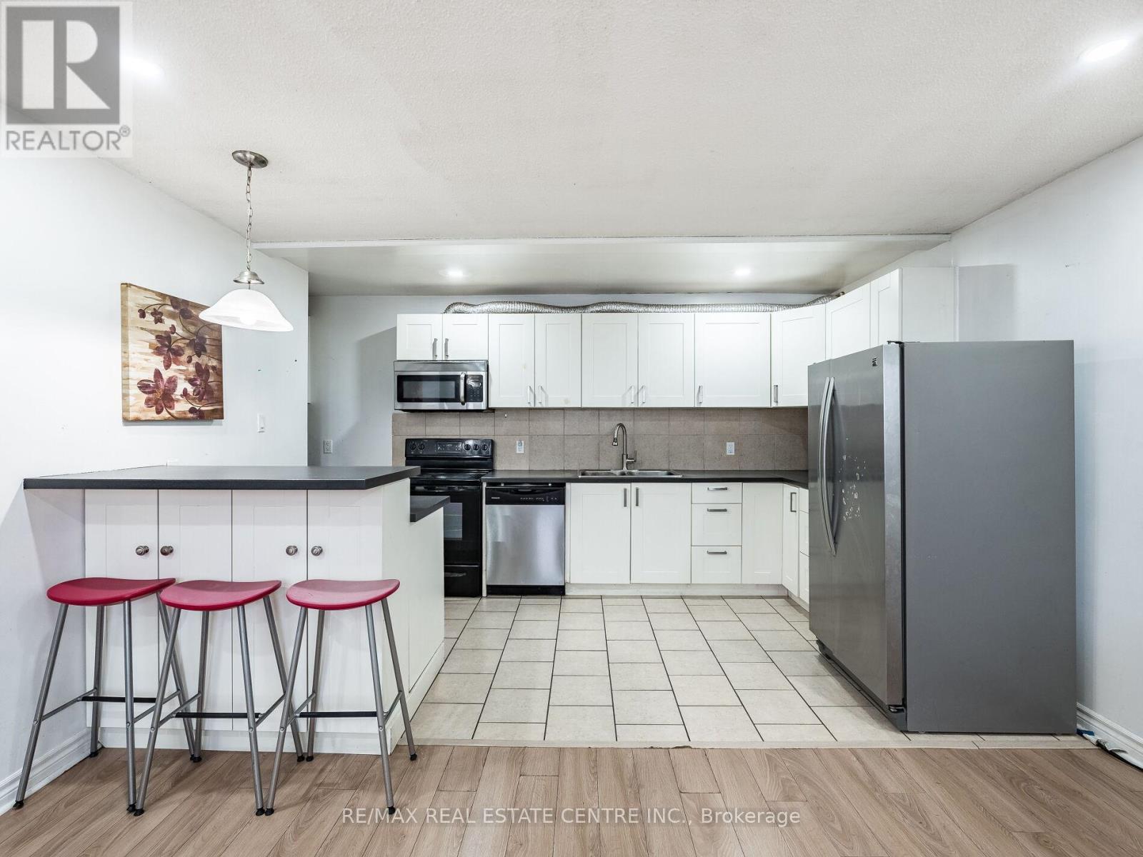 4 Horne Drive, Brampton, Ontario  L6V 2V3 - Photo 11 - W12670294