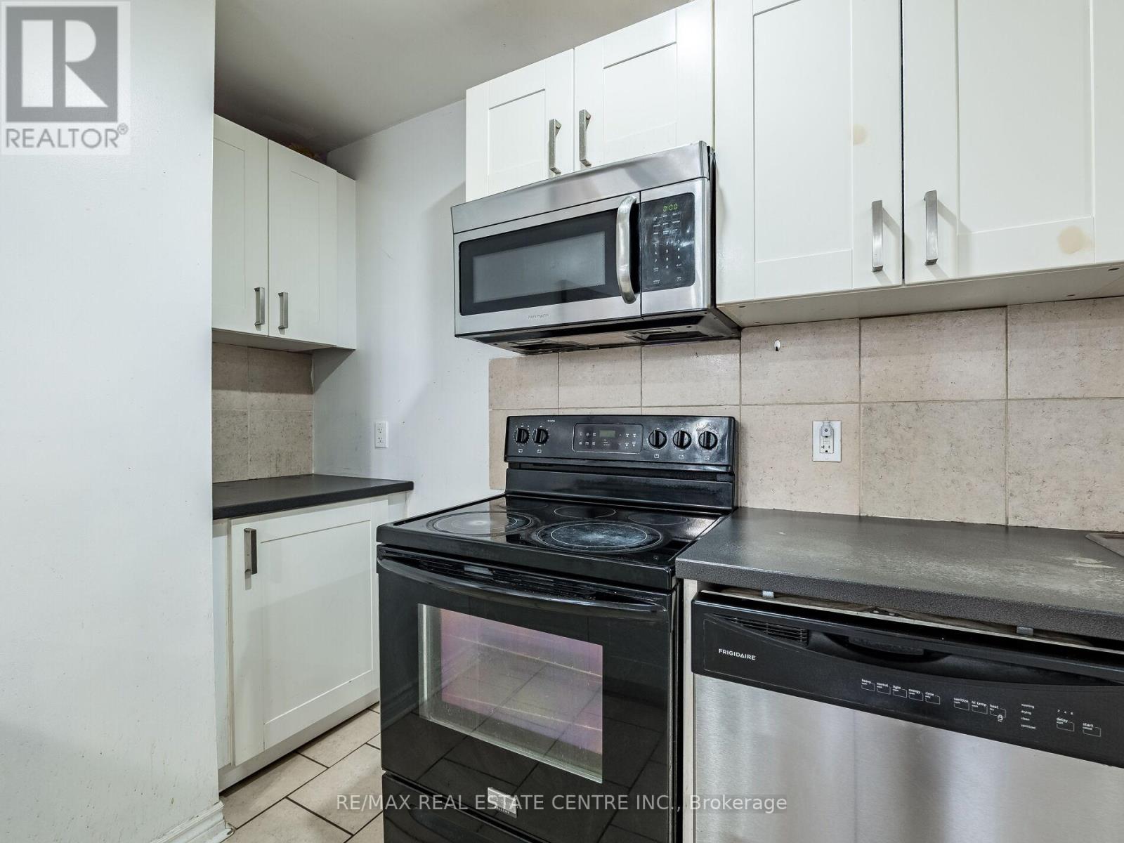 4 Horne Drive, Brampton, Ontario  L6V 2V3 - Photo 14 - W12670294