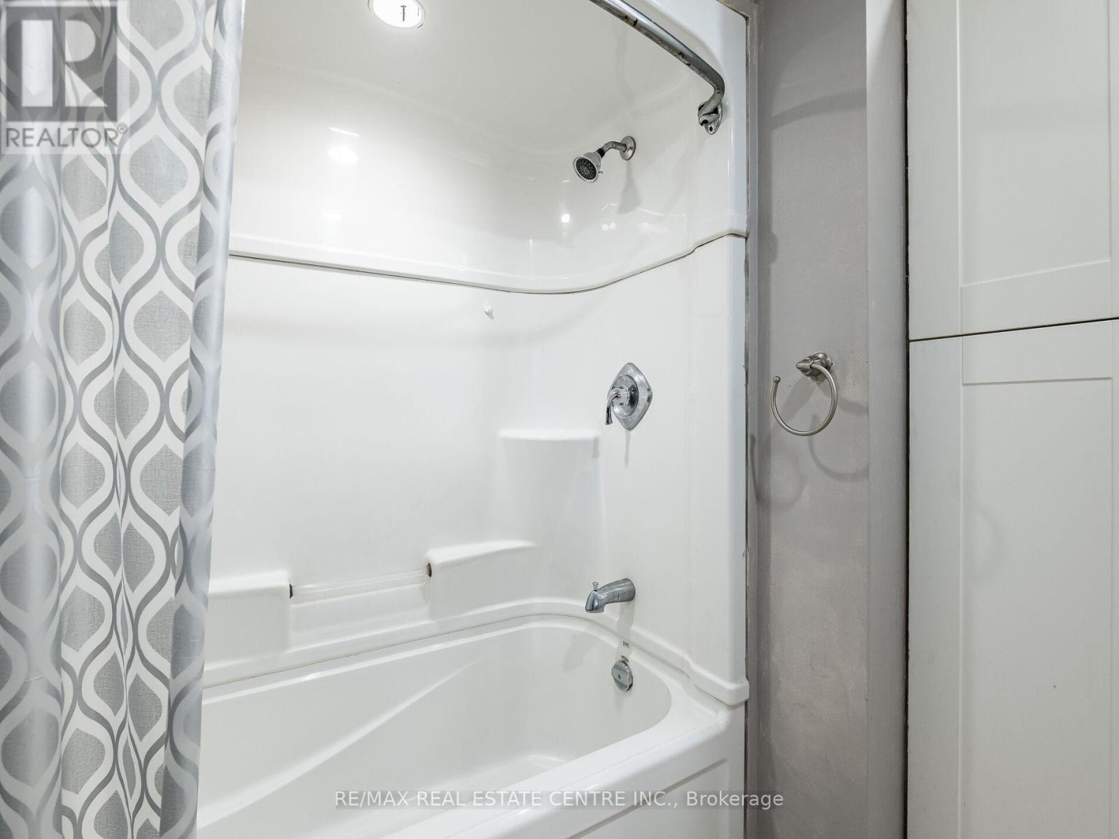 4 Horne Drive, Brampton, Ontario  L6V 2V3 - Photo 23 - W12670294