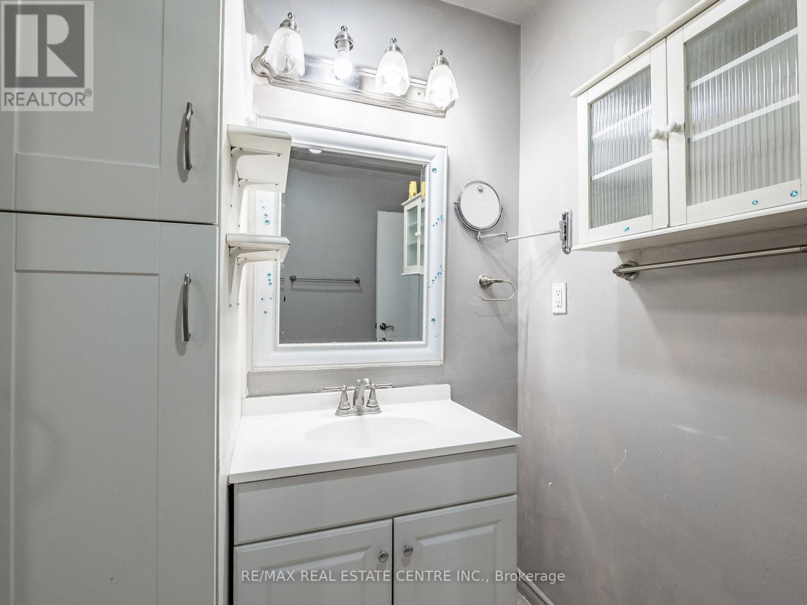 4 Horne Drive, Brampton, Ontario  L6V 2V3 - Photo 24 - W12670294