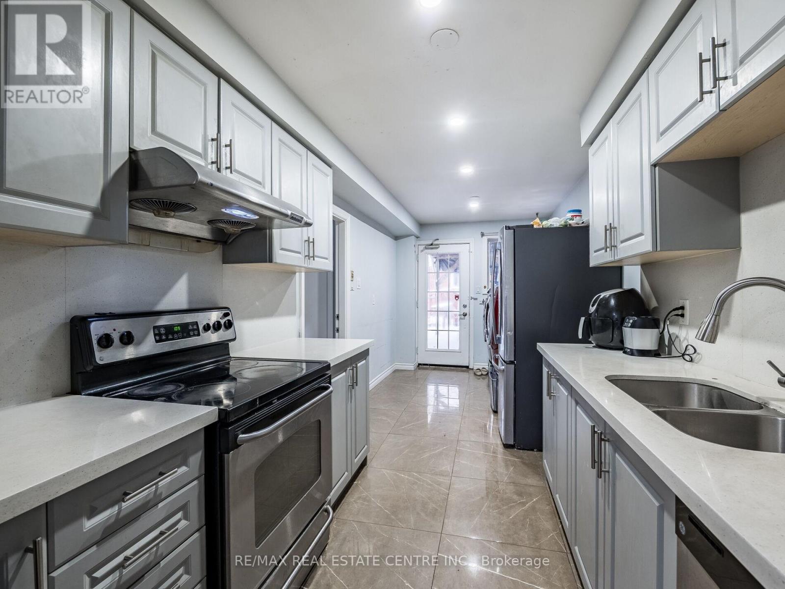 4 Horne Drive, Brampton, Ontario  L6V 2V3 - Photo 32 - W12670294