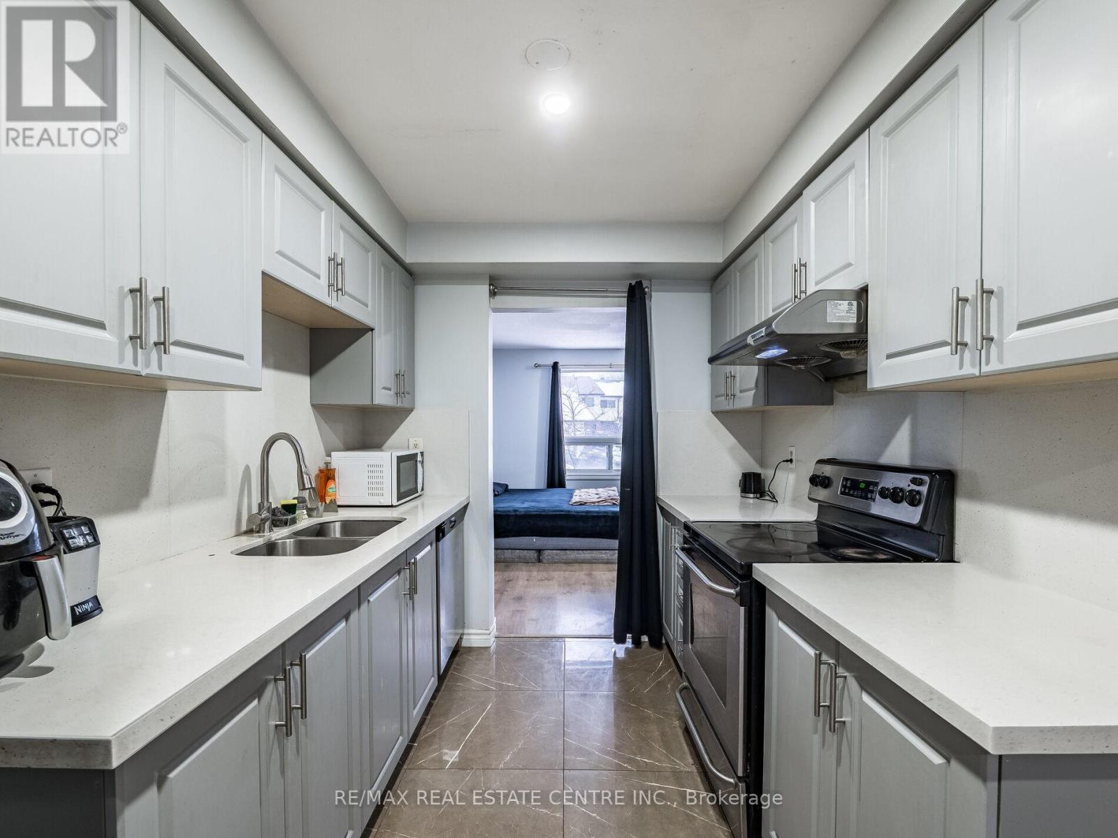 4 Horne Drive, Brampton, Ontario  L6V 2V3 - Photo 34 - W12670294