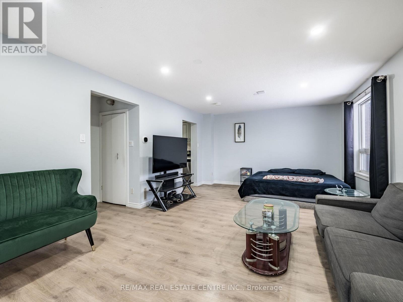 4 Horne Drive, Brampton, Ontario  L6V 2V3 - Photo 38 - W12670294