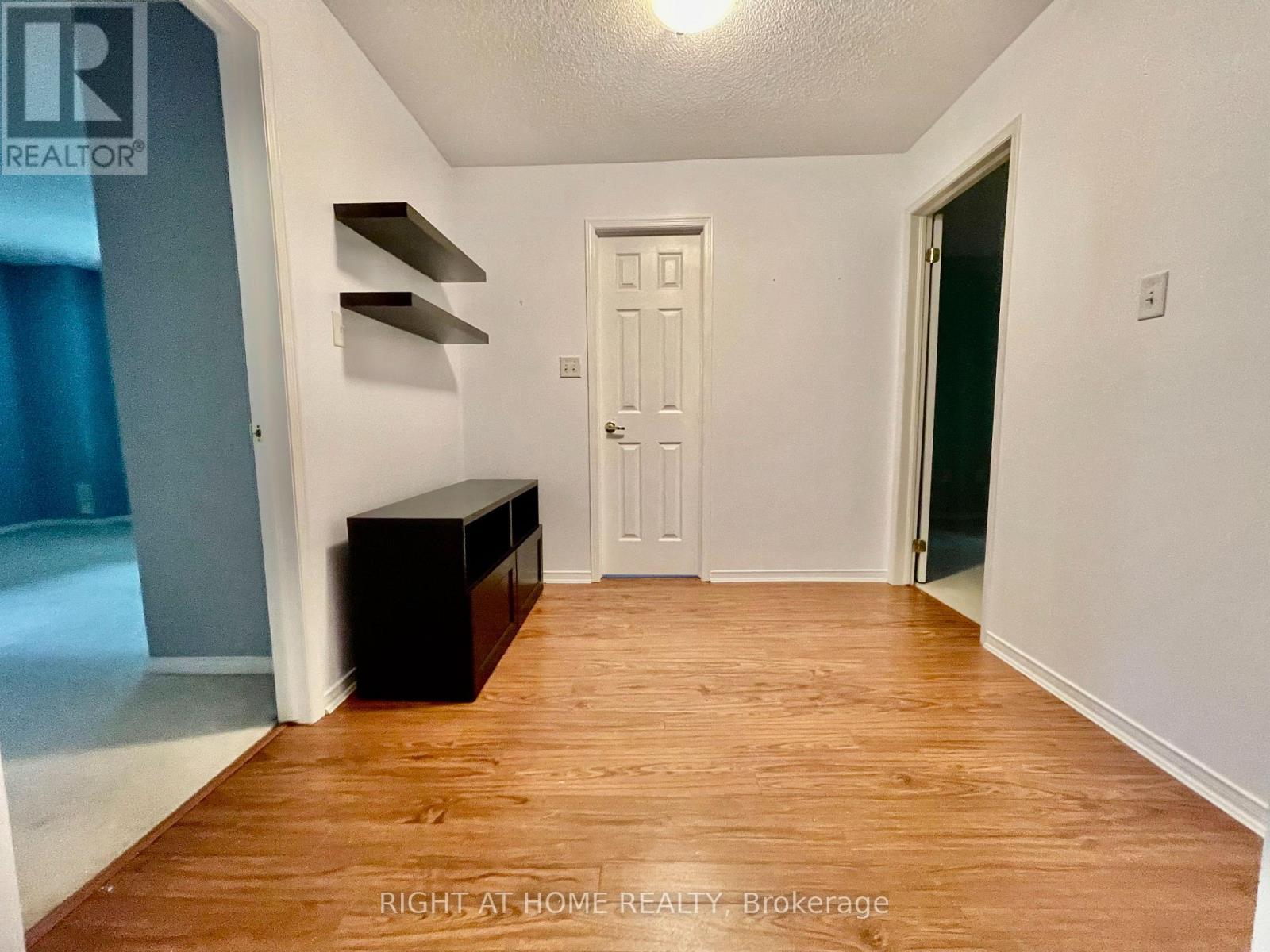 204 Country Lane, Barrie, Ontario  L4N 0W1 - Photo 12 - S12669518