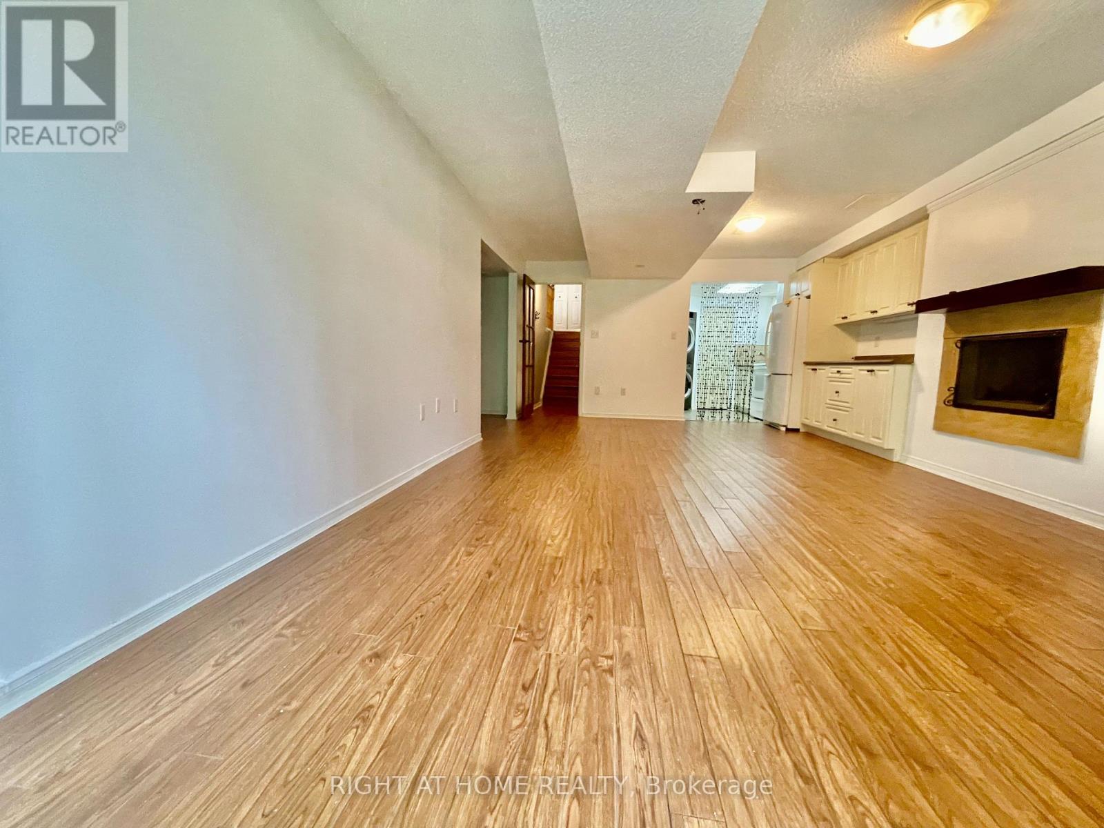 204 Country Lane, Barrie, Ontario  L4N 0W1 - Photo 8 - S12669518