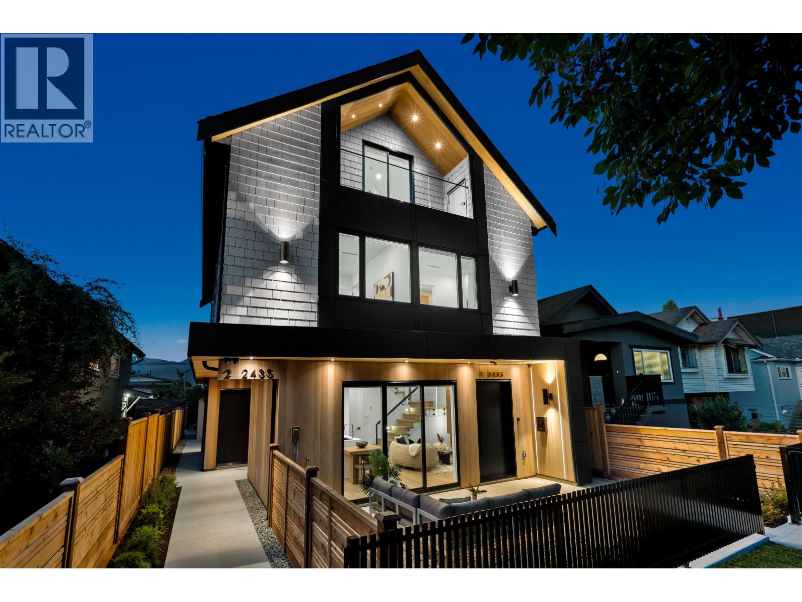 2 2435 NAPIER STREET, Vancouver, British Columbia