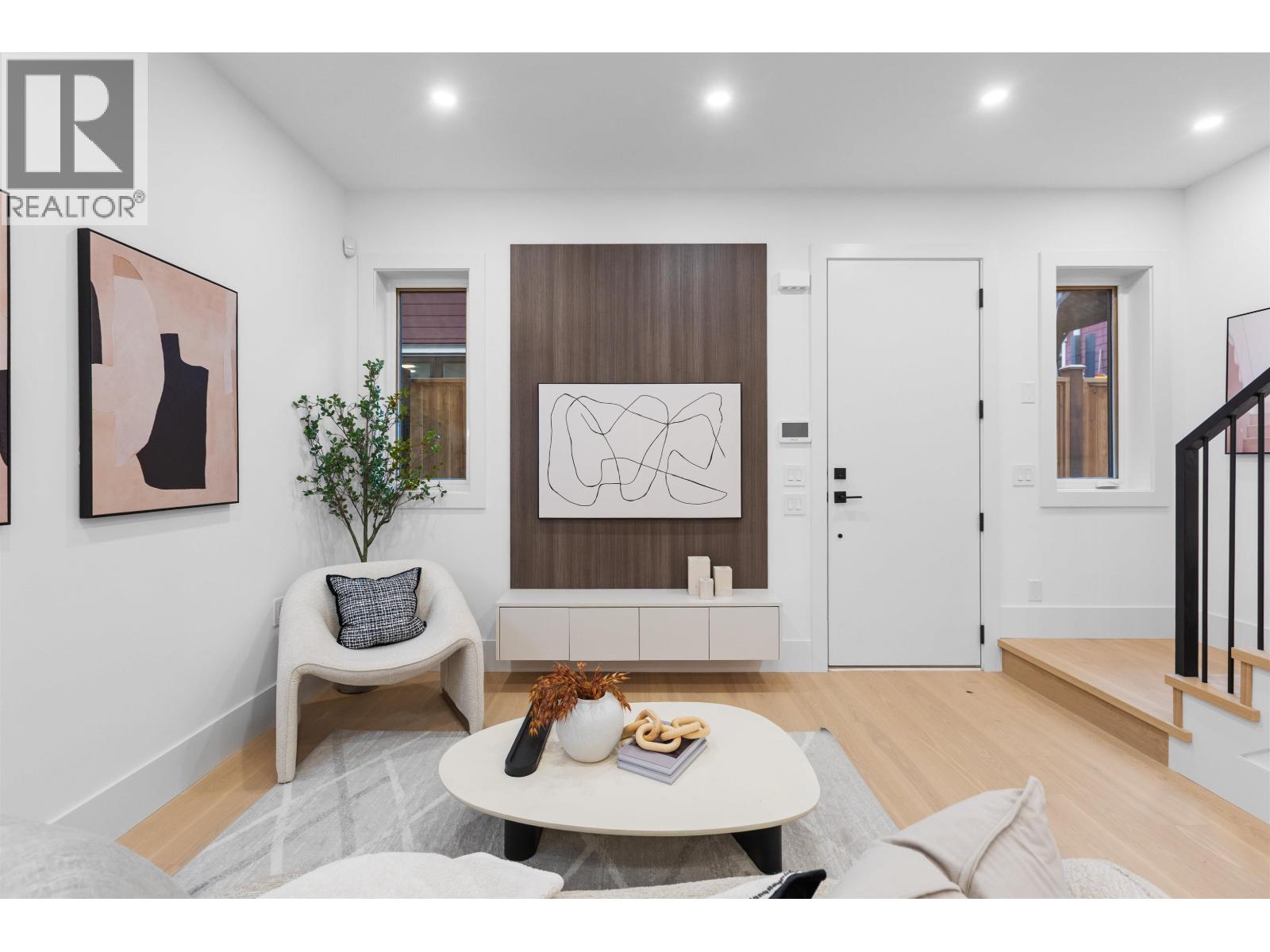 2609 Dundas Street, Vancouver, British Columbia  V5K 1R1 - Photo 5 - R3076815