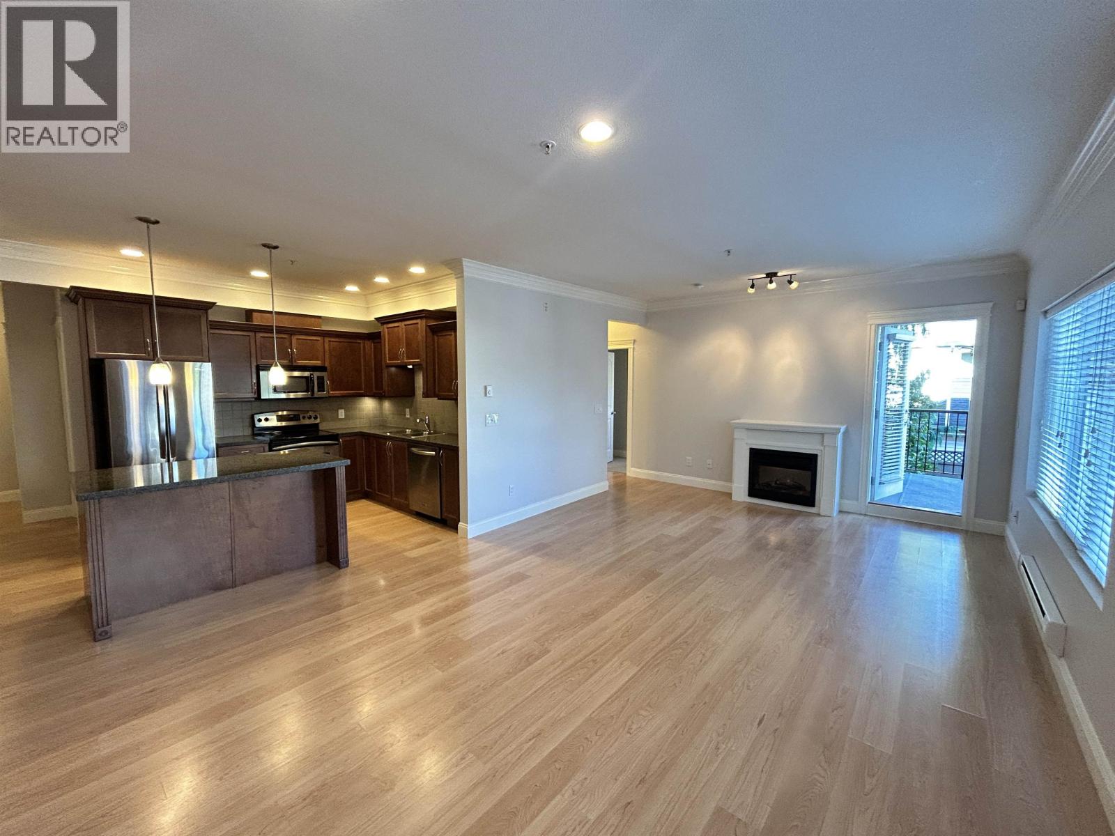 215 22150 Dewdney Trunk Road, Maple Ridge, British Columbia  V2X 3H6 - Photo 4 - R3076817