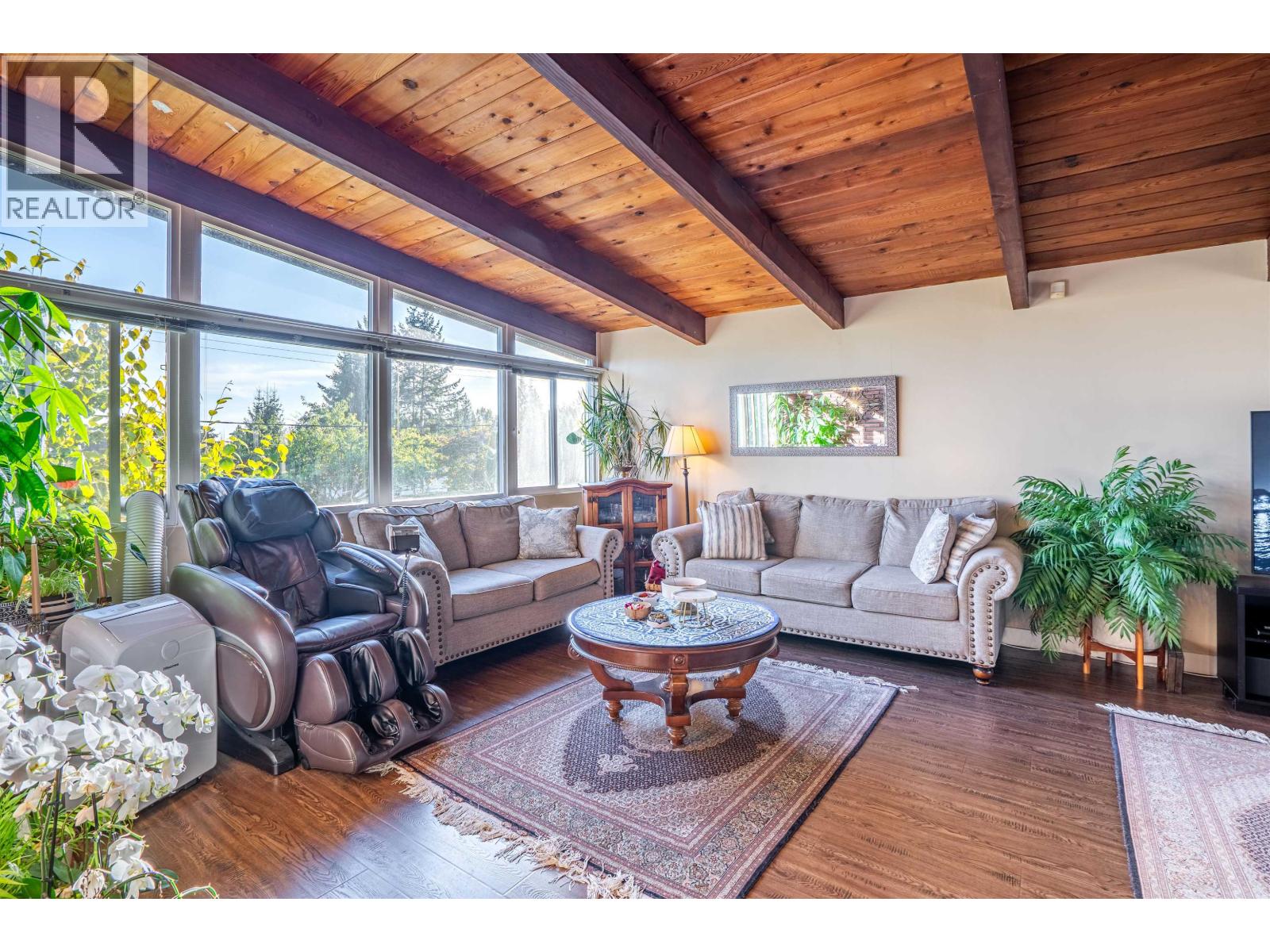 622 Croydon Place, North Vancouver, British Columbia V7N 3A1 - Photo 2 - R3076830