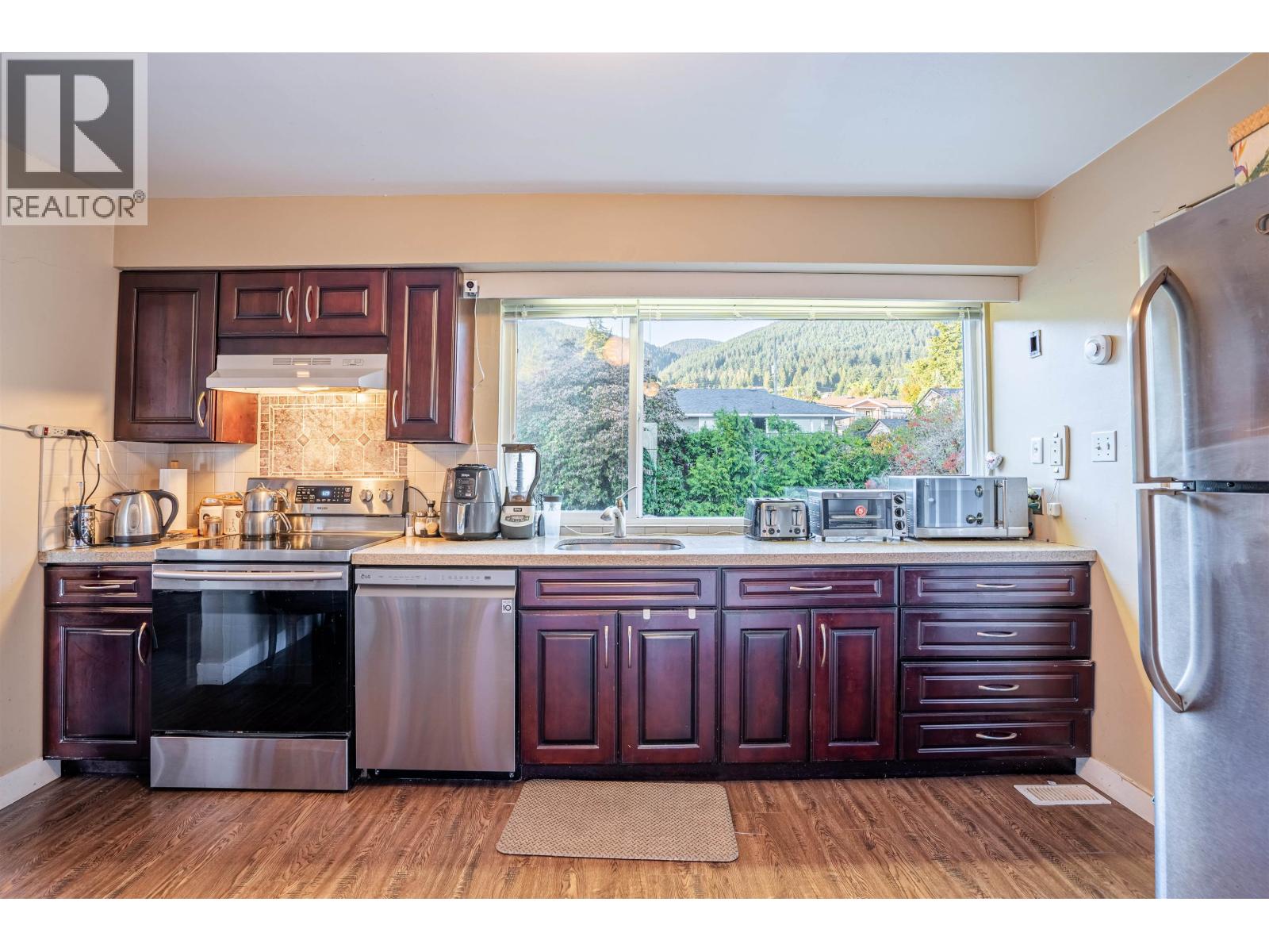 622 Croydon Place, North Vancouver, British Columbia V7N 3A1 - Photo 7 - R3076830