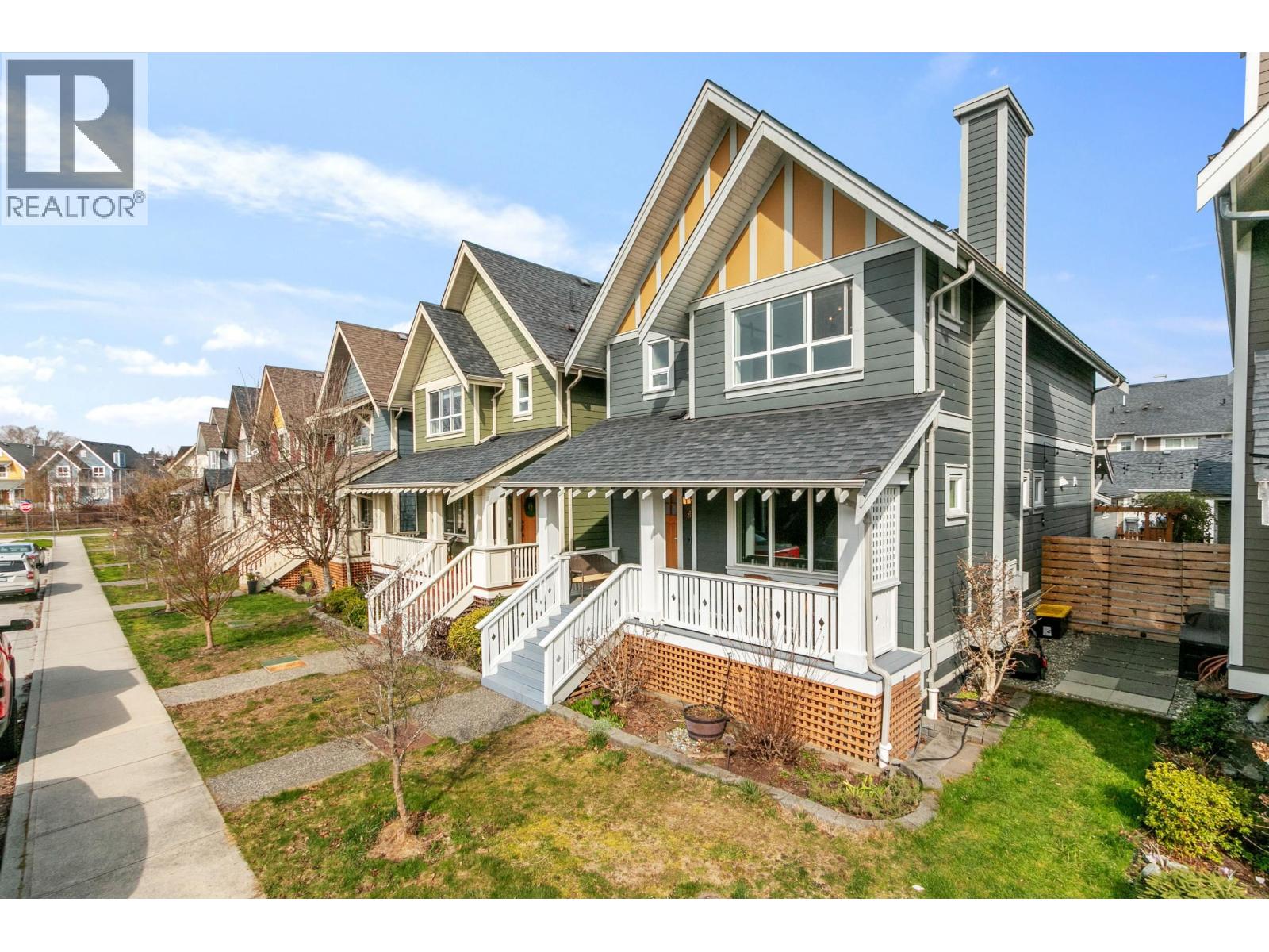 251 Jensen Street, New Westminster, British Columbia  V3M 0E7 - Photo 1 - R3076419