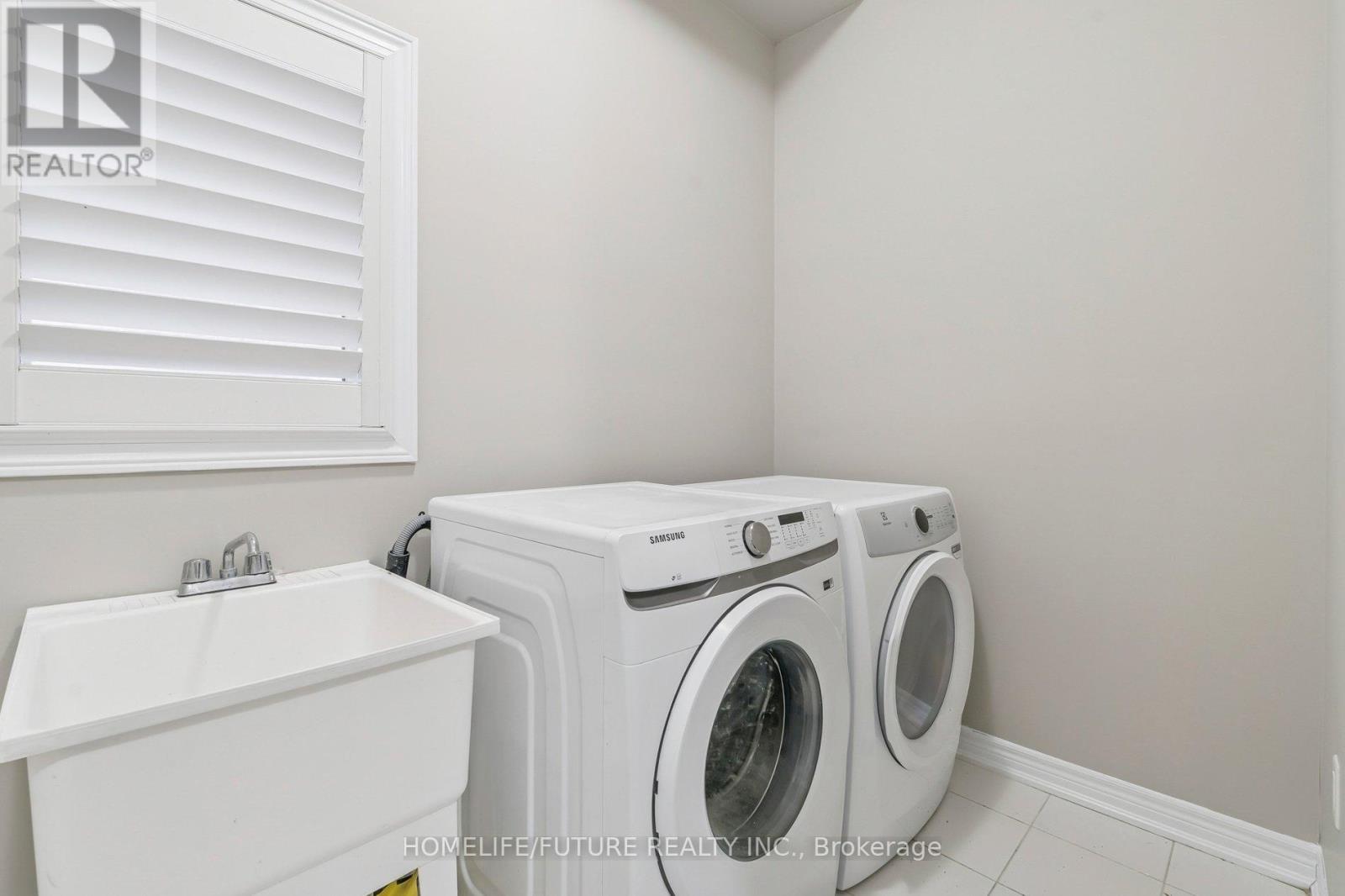 Main & 2nd - 1399 Lormel Gate Avenue, Innisfil (Lefroy), Ontario  L0L 1W0 - Photo 10 - N12670350