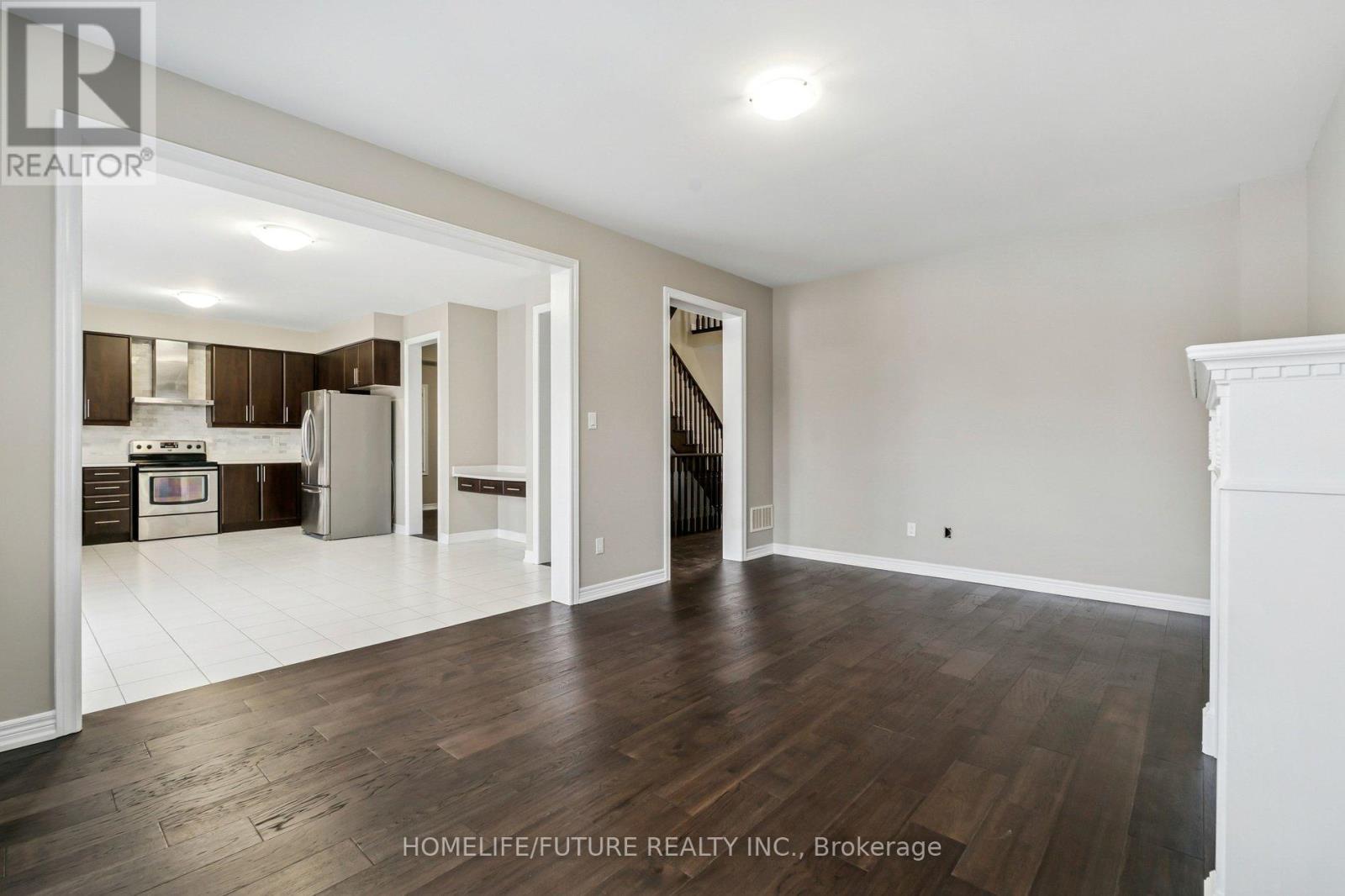 Main & 2nd - 1399 Lormel Gate Avenue, Innisfil (Lefroy), Ontario  L0L 1W0 - Photo 12 - N12670350