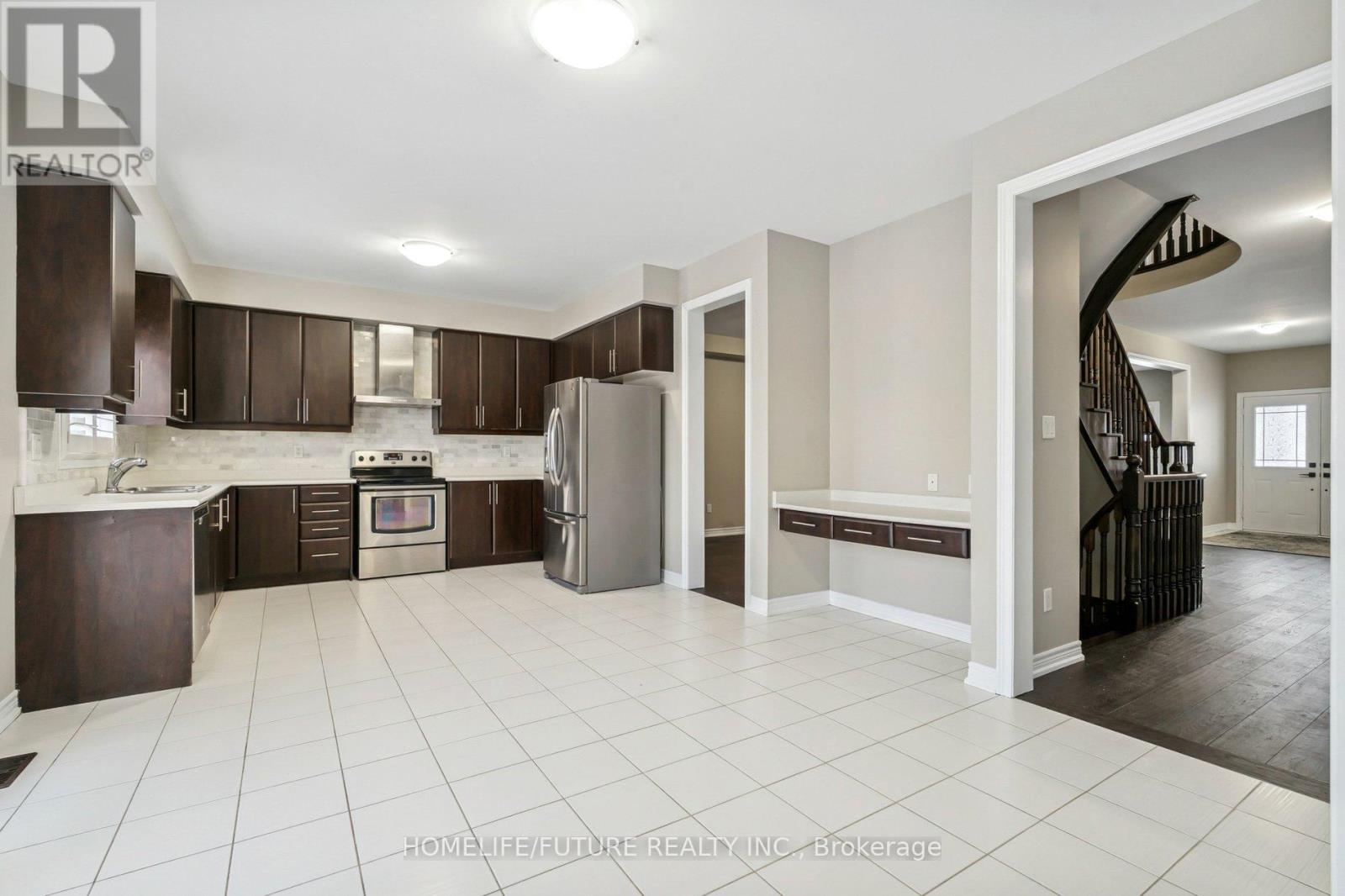 1399 Lormel Gate Avenue, Innisfil, Ontario  L0L 1W0 - Photo 13 - N12670354