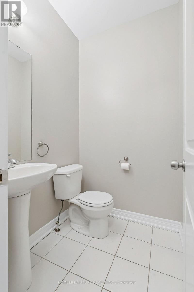 1399 Lormel Gate Avenue, Innisfil, Ontario  L0L 1W0 - Photo 9 - N12670354