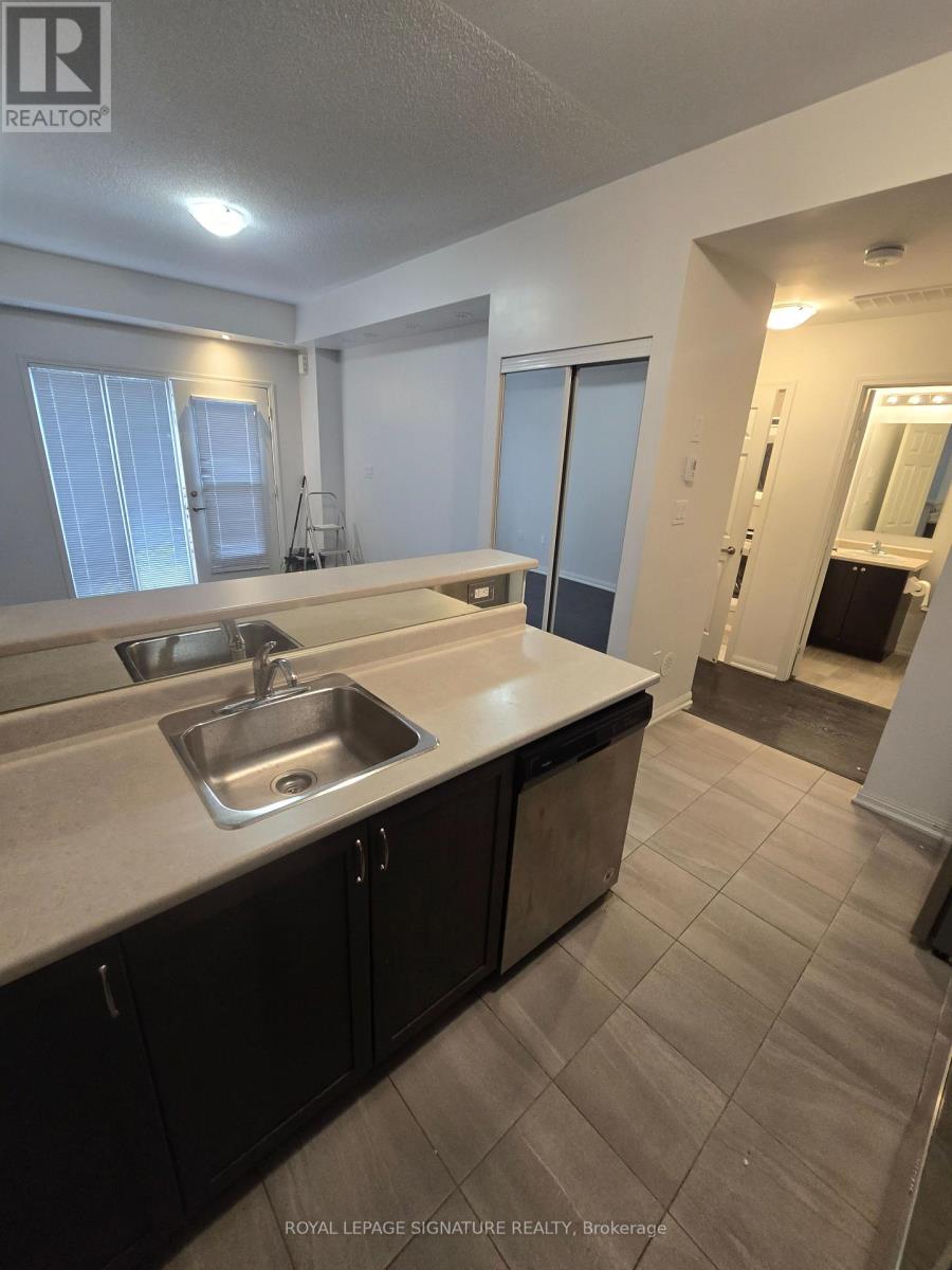 142 - 250 Sunny Meadow Boulevard, Brampton, Ontario  L6R 3Y7 - Photo 5 - W12670322