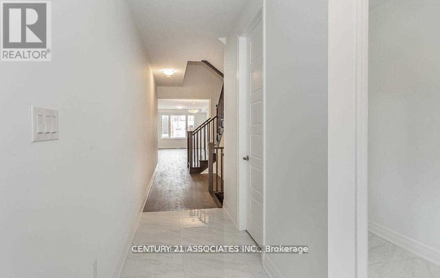 - Upper Level - 1271 Elderberry Crescent, Milton, Ontario  L9E 1S5 - Photo 4 - W12670328