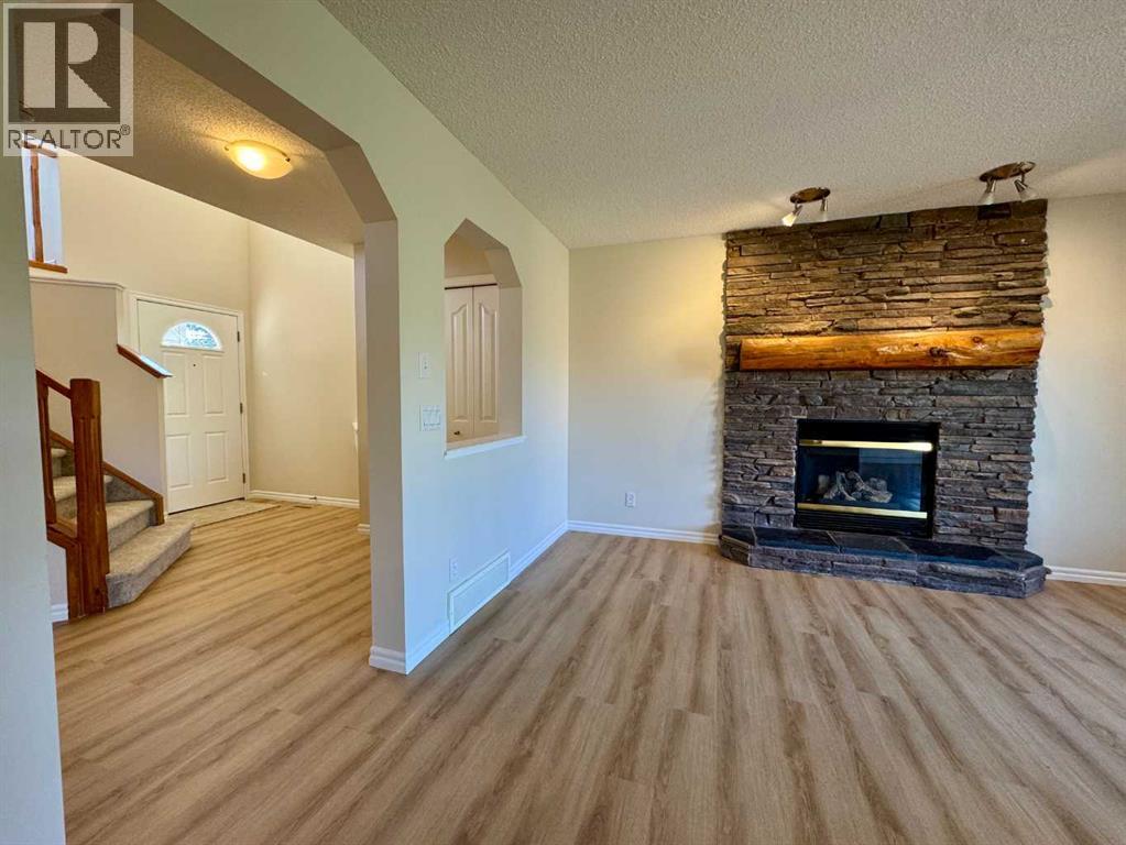 70 Glensummit Close, Cochrane, Alberta  T4C 2K1 - Photo 5 - A2264005