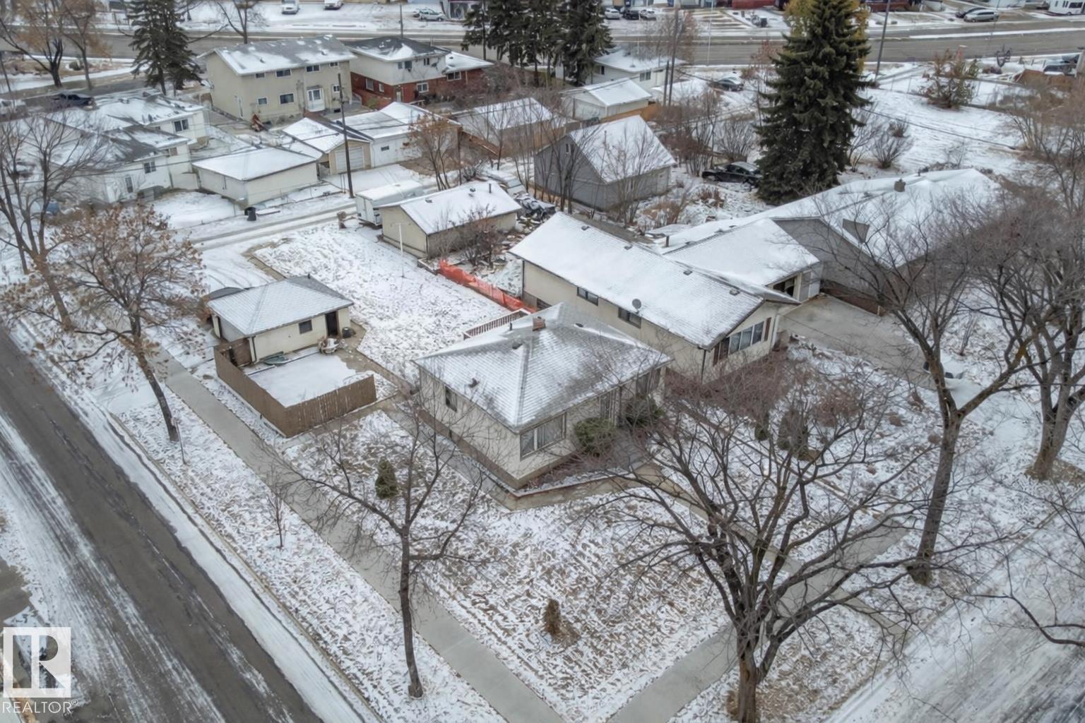 12245 77 St Nw, Edmonton, Alberta  T5B 2G9 - Photo 2 - E4469222