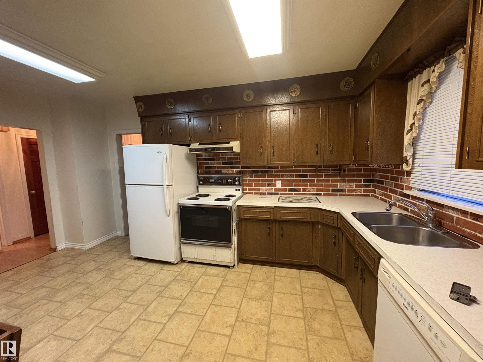 12245 77 St Nw, Edmonton, Alberta  T5B 2G9 - Photo 7 - E4469222