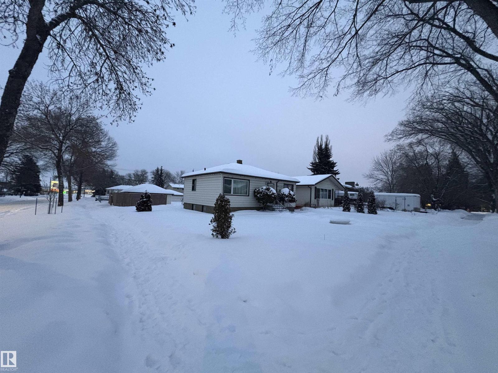 12245 77 St Nw, Edmonton, Alberta  T5B 2G9 - Photo 8 - E4469222