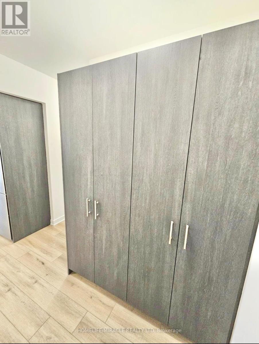 202 - 312 Erb Street W, Waterloo, Ontario  N2L 0K9 - Photo 10 - X12670346