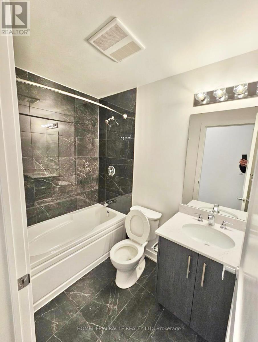 202 - 312 Erb Street W, Waterloo, Ontario  N2L 0K9 - Photo 12 - X12670346