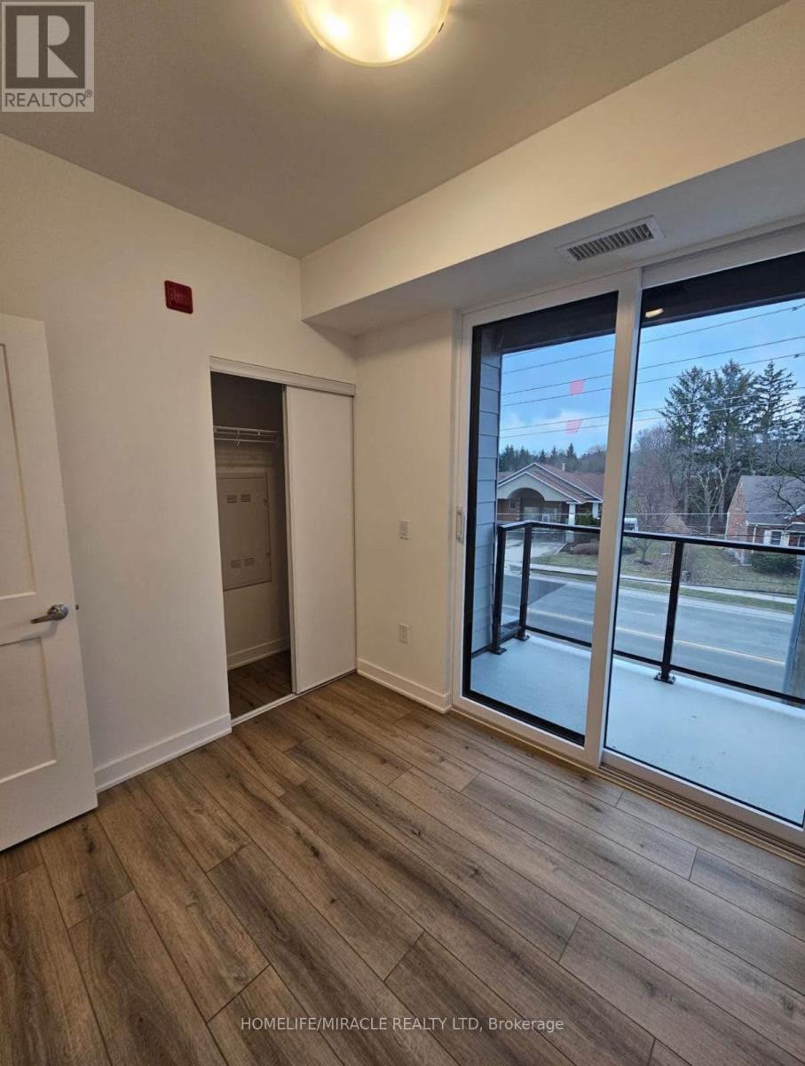 202 - 312 Erb Street W, Waterloo, Ontario  N2L 0K9 - Photo 6 - X12670346