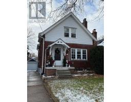 26 TENTH STREET, Toronto, Ontario