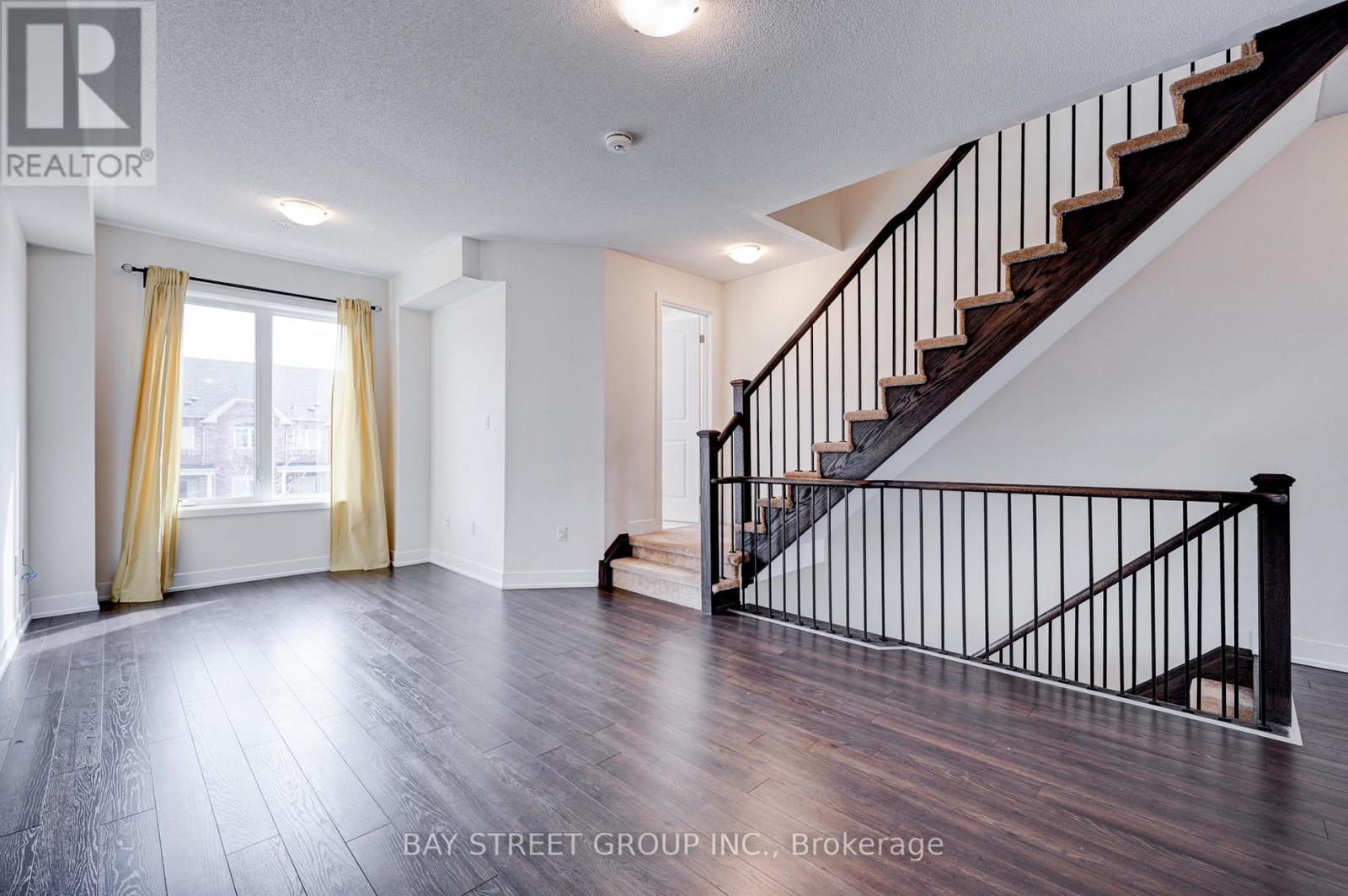 11 Donald Fleming Way, Whitby, Ontario  L1R 0N8 - Photo 10 - E12670370