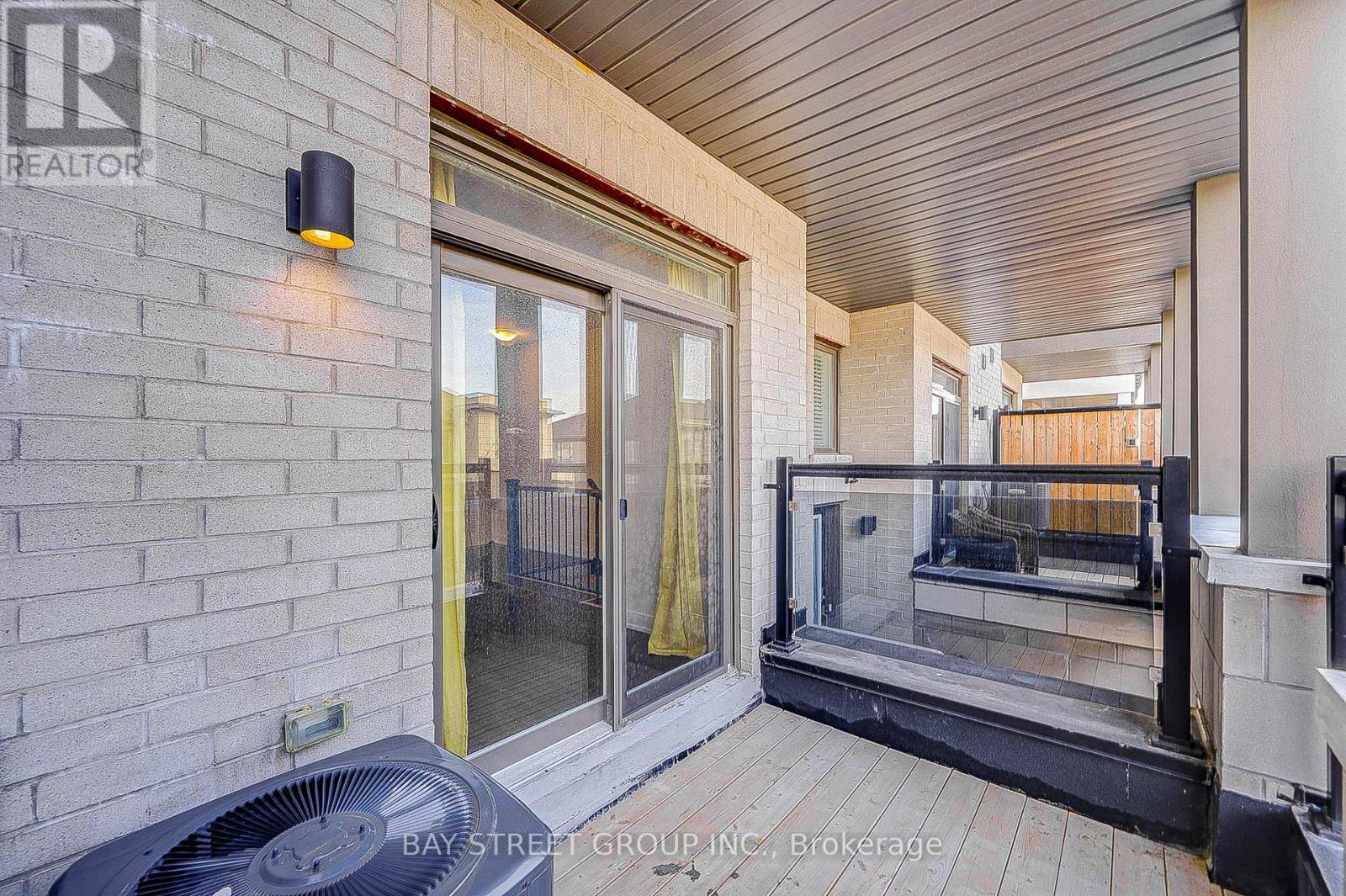 11 Donald Fleming Way, Whitby, Ontario  L1R 0N8 - Photo 13 - E12670370