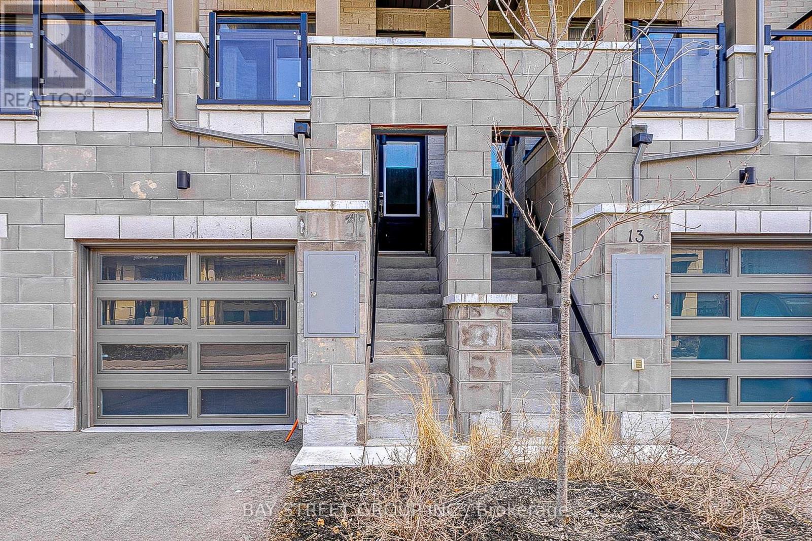 11 Donald Fleming Way, Whitby, Ontario  L1R 0N8 - Photo 2 - E12670370