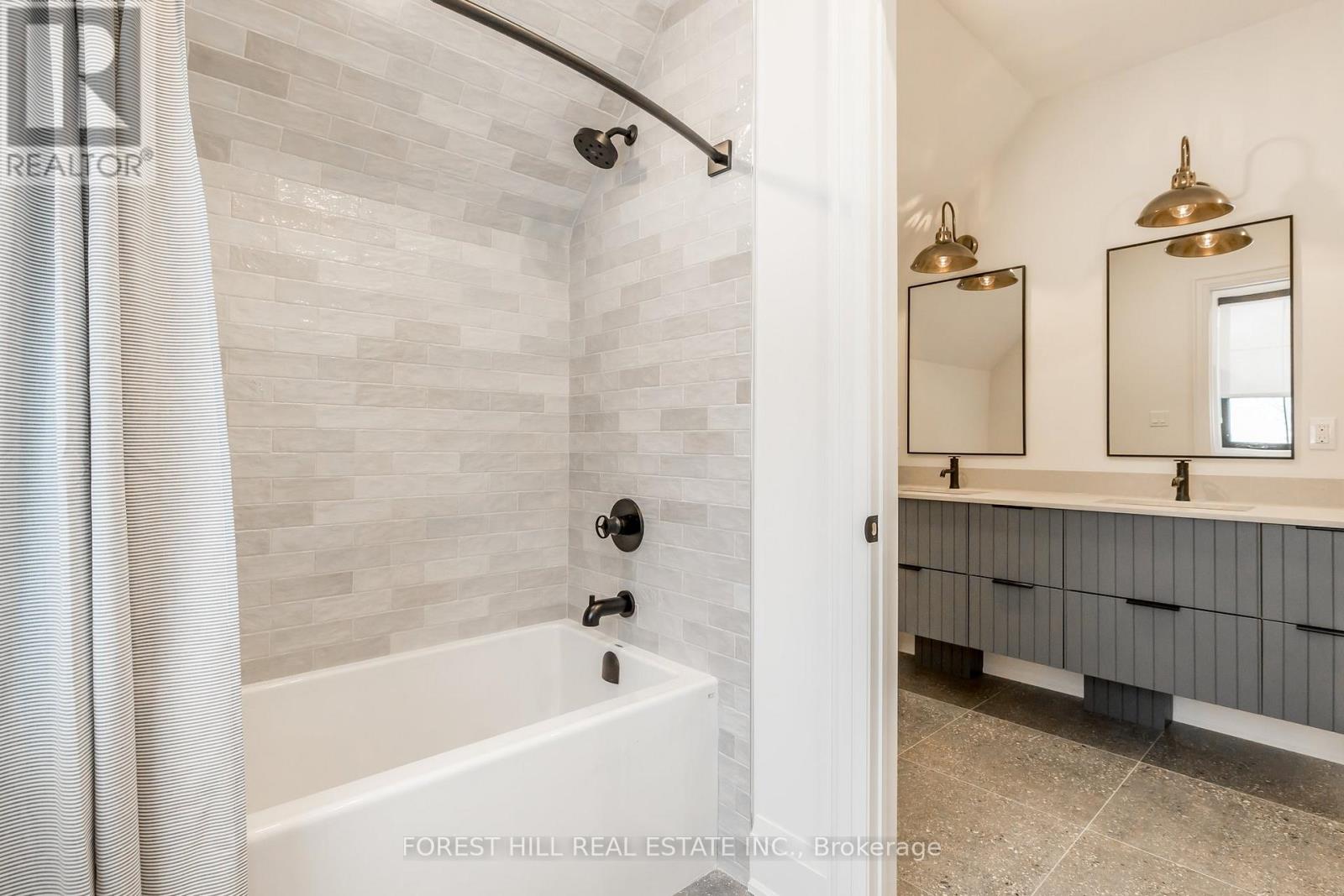 271 Codrington Street, Barrie, Ontario  L4M 1S7 - Photo 39 - S12670386