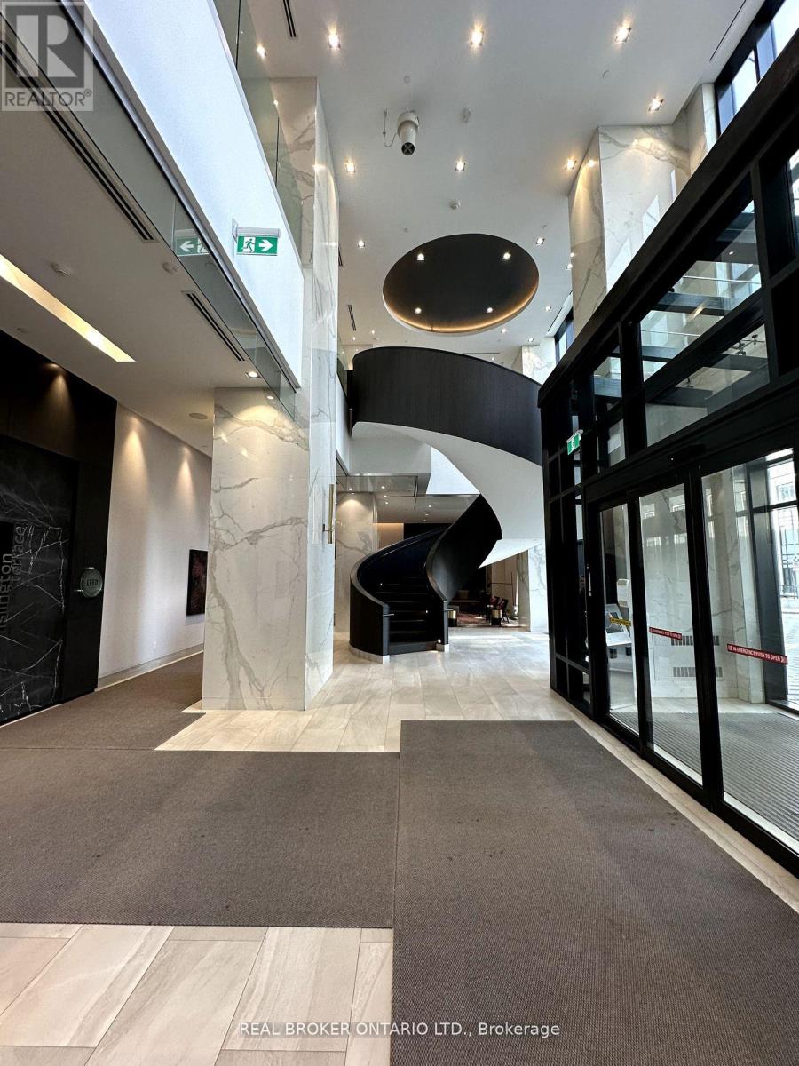 2 - 7 Mabelle Avenue, Toronto, Ontario  M9A 4X7 - Photo 2 - W12670362