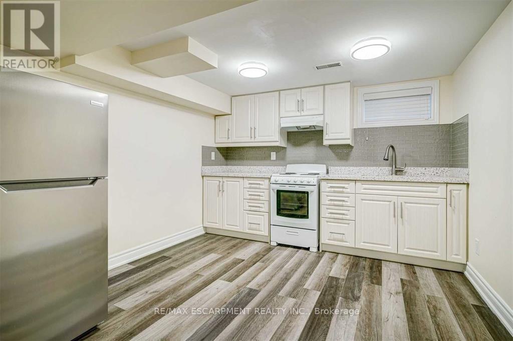 42 MADRON CRESCENT, Toronto, Ontario