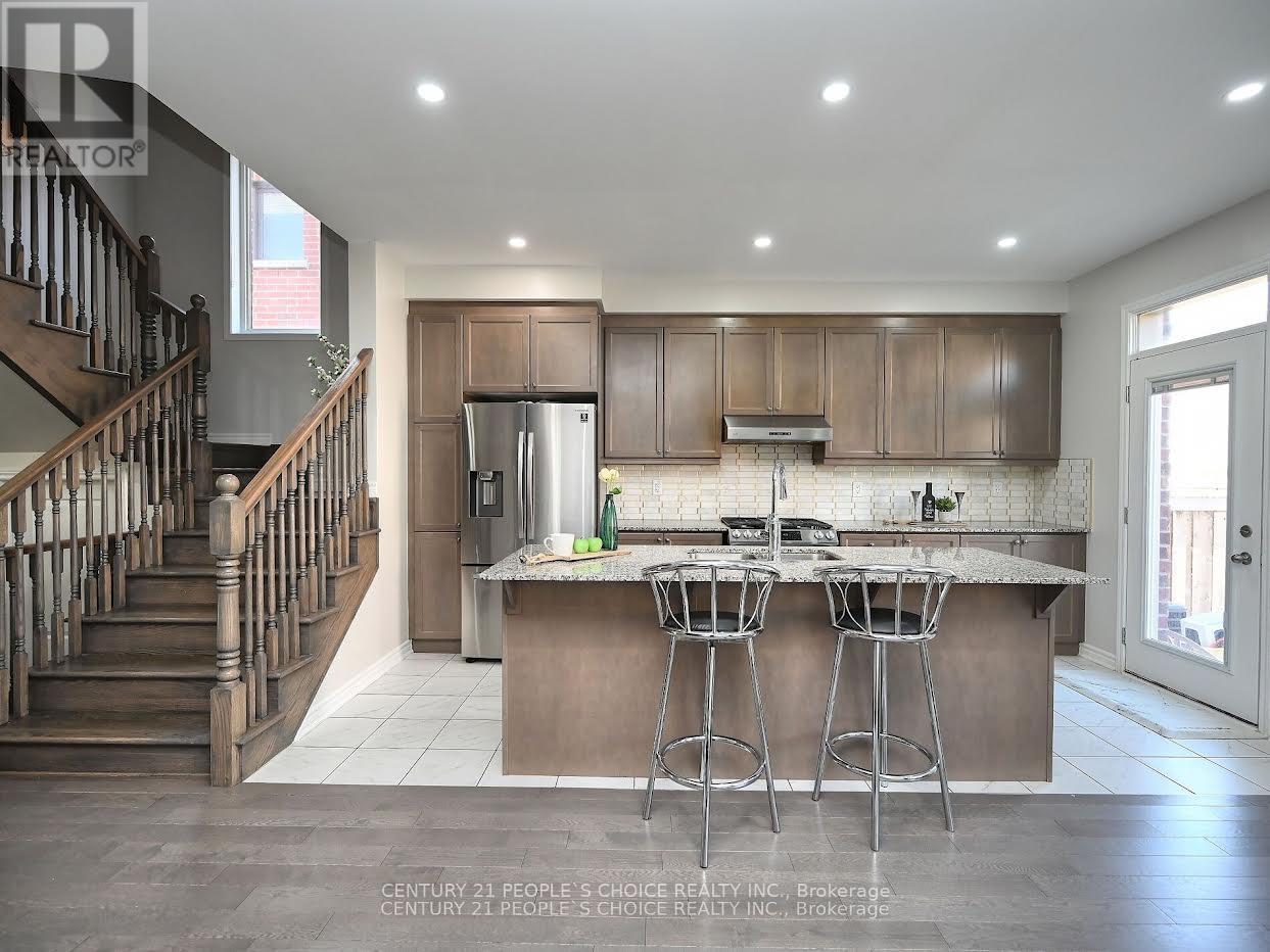 34 Cyclone Trail, Brampton, Ontario  L7A 5E7 - Photo 11 - W12670394