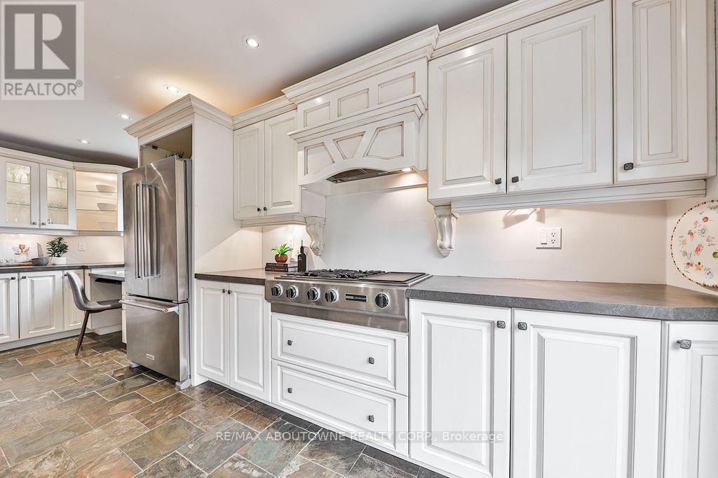 2291 Dunedin Road, Oakville, Ontario  L6J 5V4 - Photo 13 - W12670398