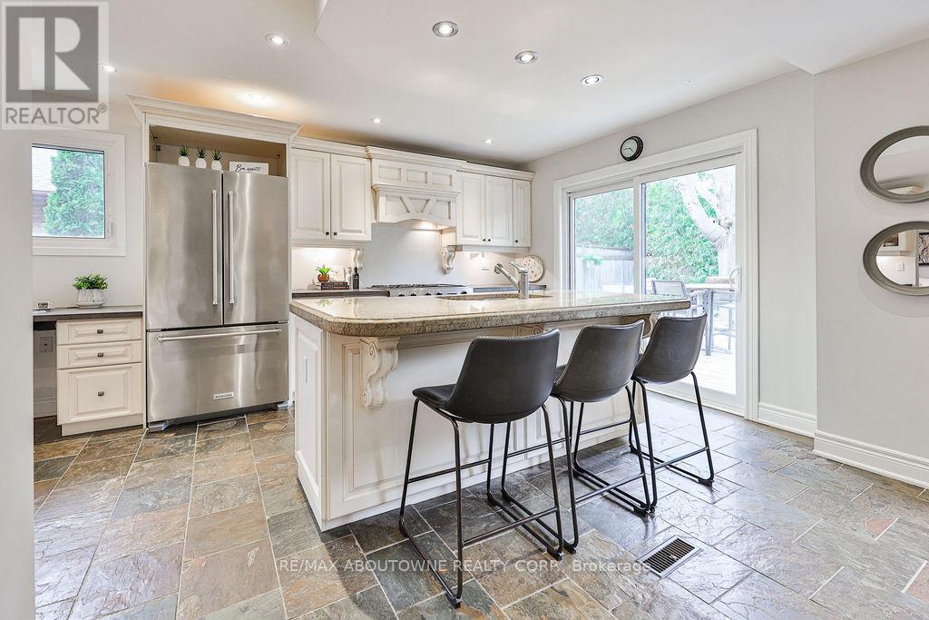 2291 Dunedin Road, Oakville, Ontario  L6J 5V4 - Photo 17 - W12670398