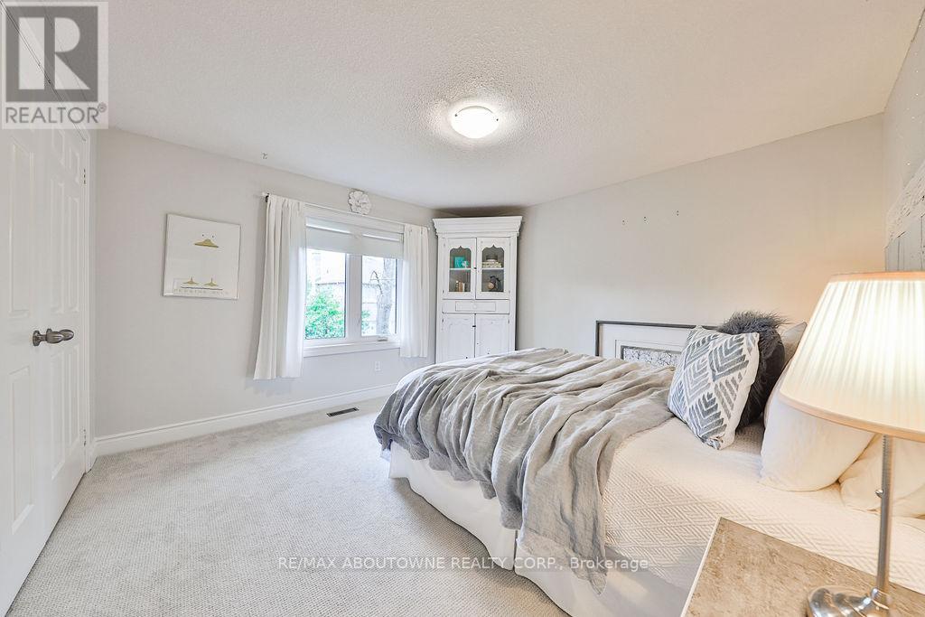 2291 Dunedin Road, Oakville, Ontario  L6J 5V4 - Photo 31 - W12670398