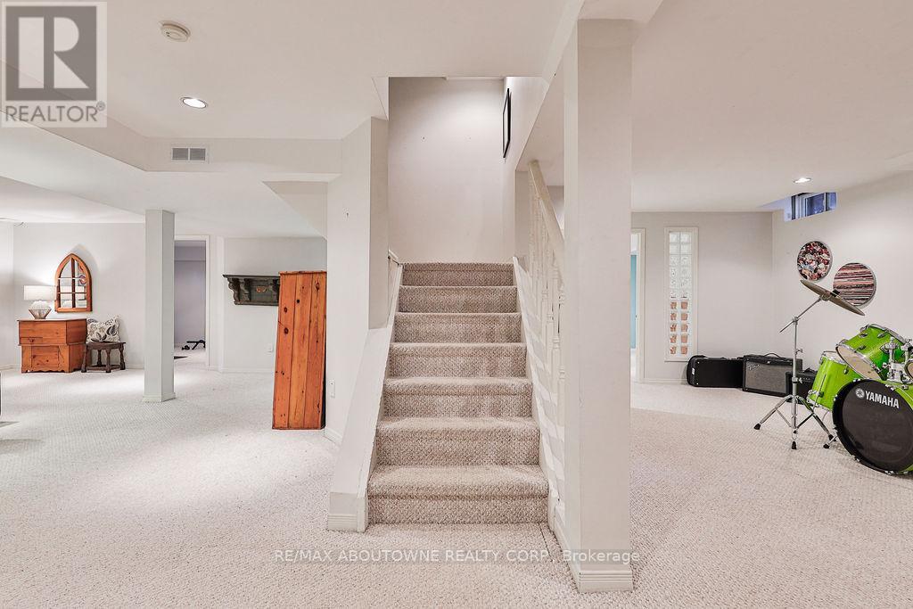 2291 Dunedin Road, Oakville, Ontario  L6J 5V4 - Photo 34 - W12670398