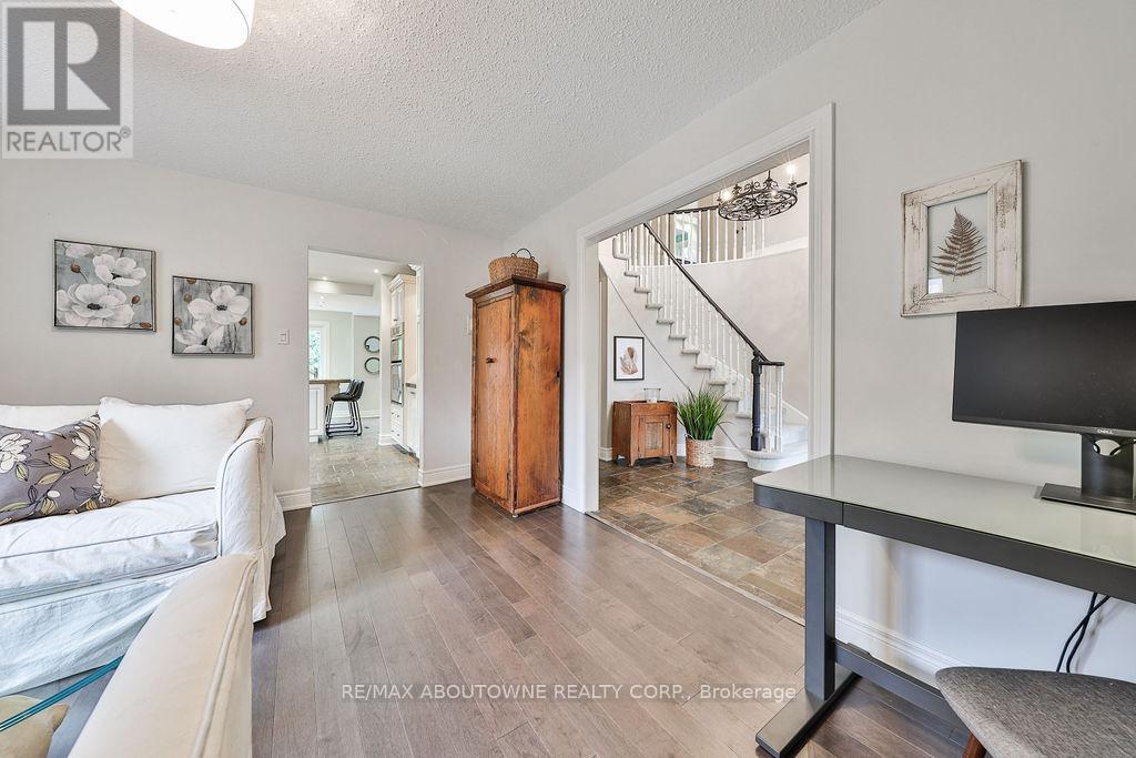 2291 Dunedin Road, Oakville, Ontario  L6J 5V4 - Photo 7 - W12670398