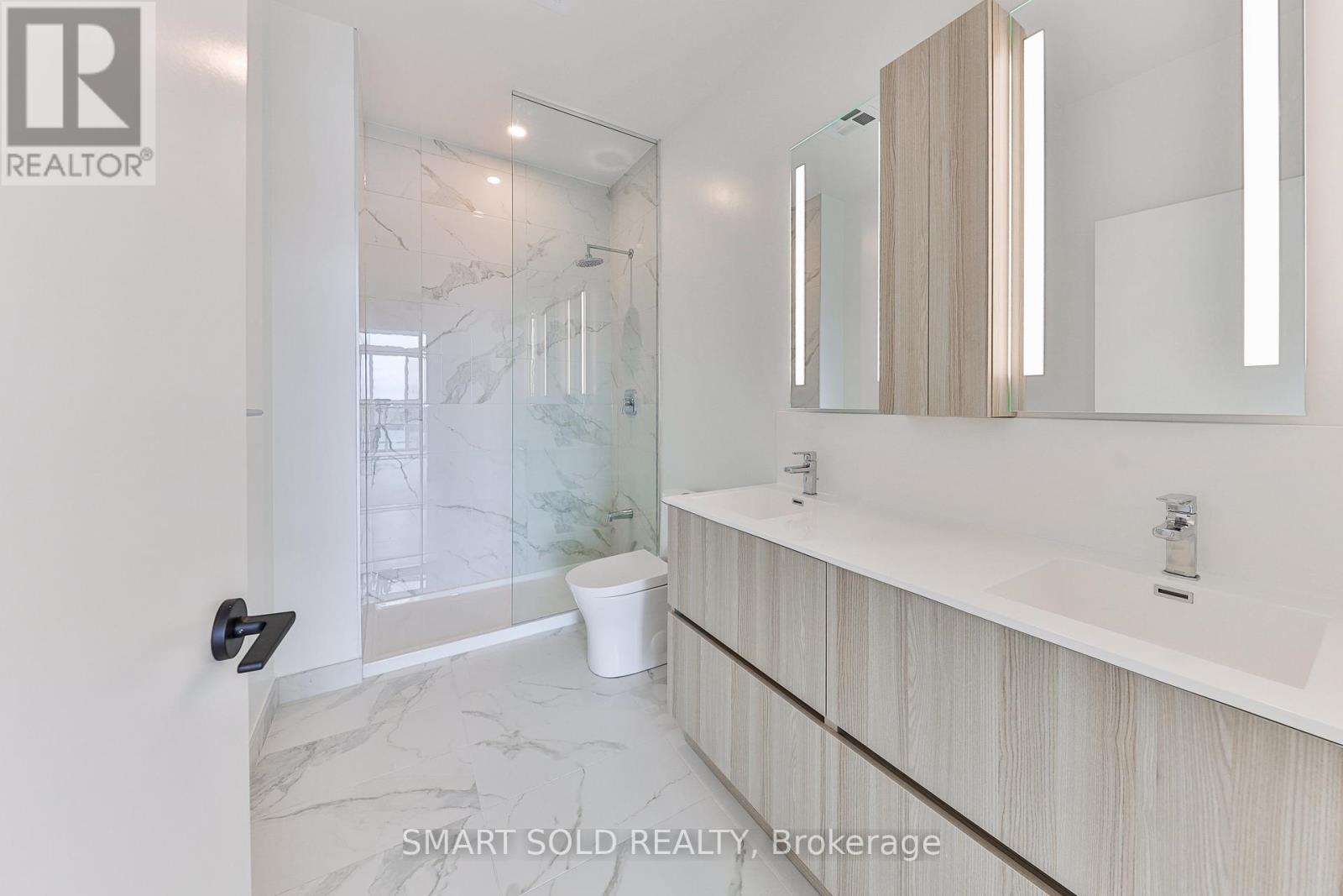 114 - 220 Missinnihe Way S, Mississauga, Ontario  L5H 0A9 - Photo 7 - W12670402