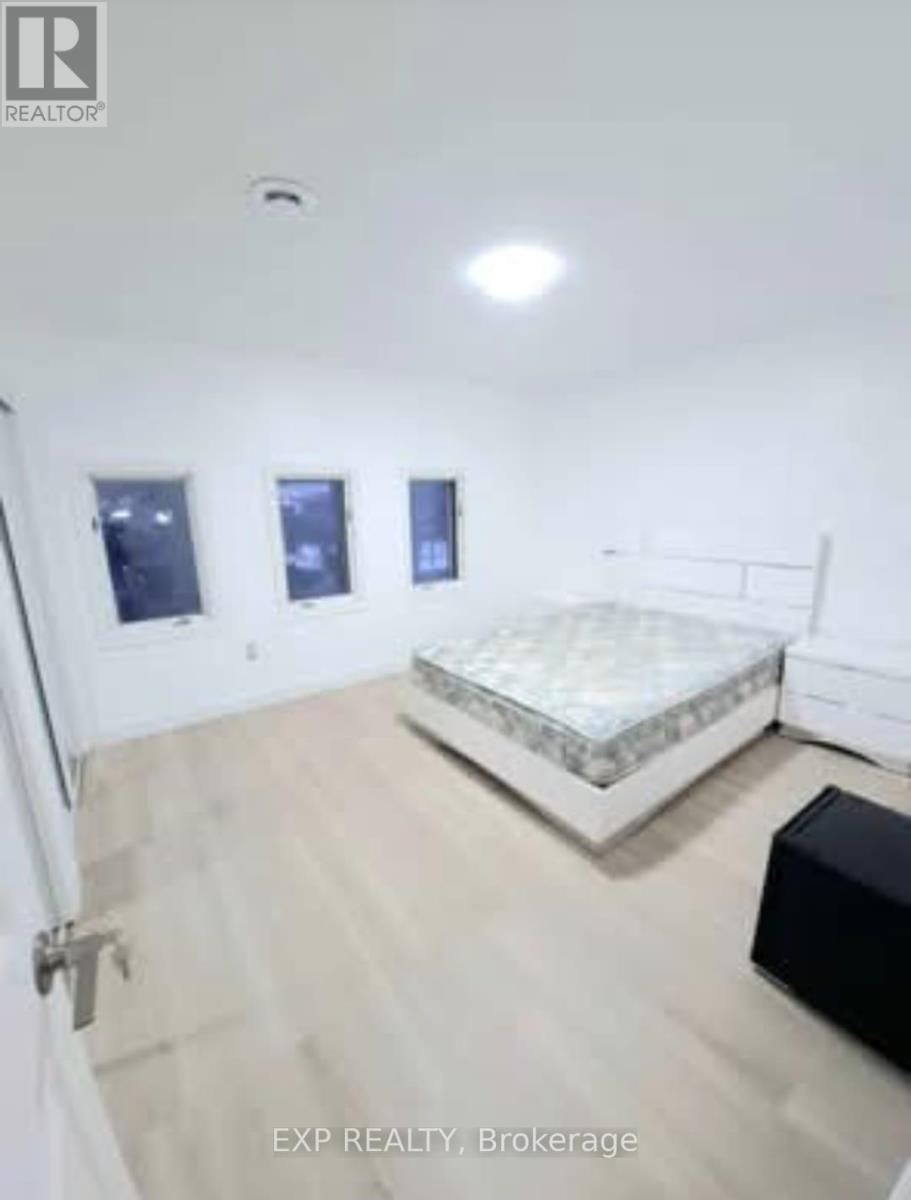 4699 Montrose Road, Niagara Falls, Ontario  L2H 1K4 - Photo 5 - X12670374